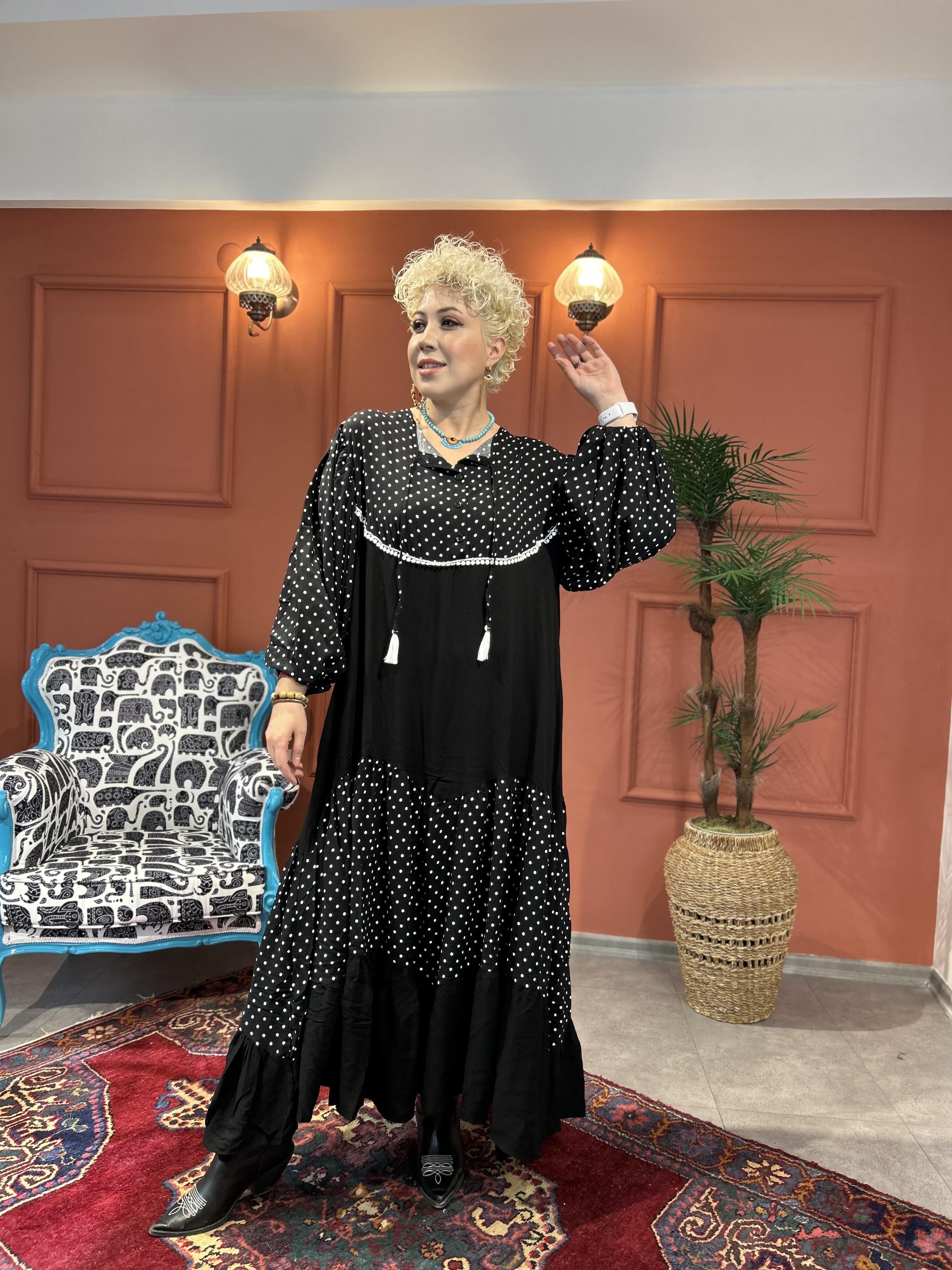 Puantiyeli Siyah Elbise