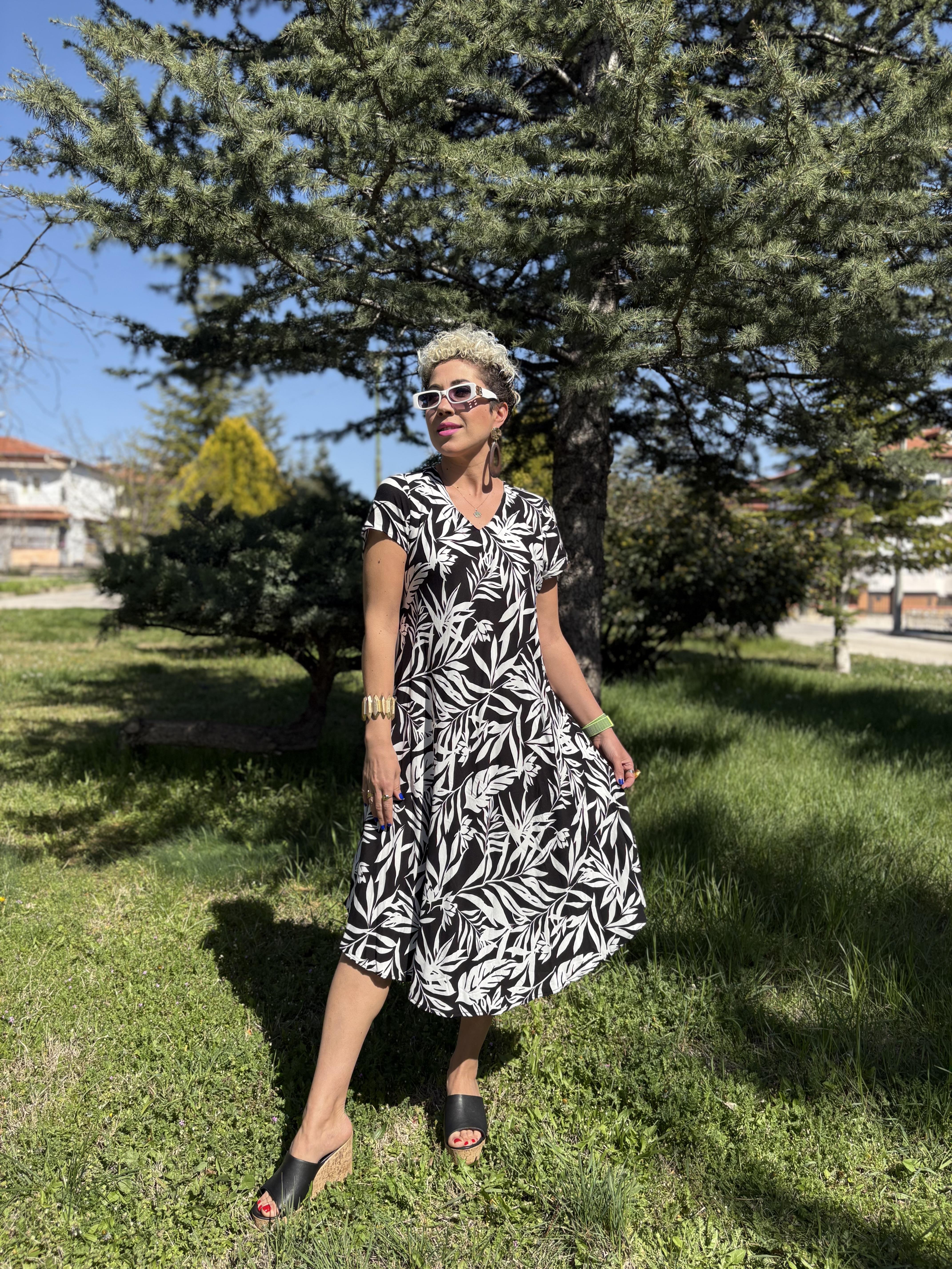 Siyah Sihirli Elbise