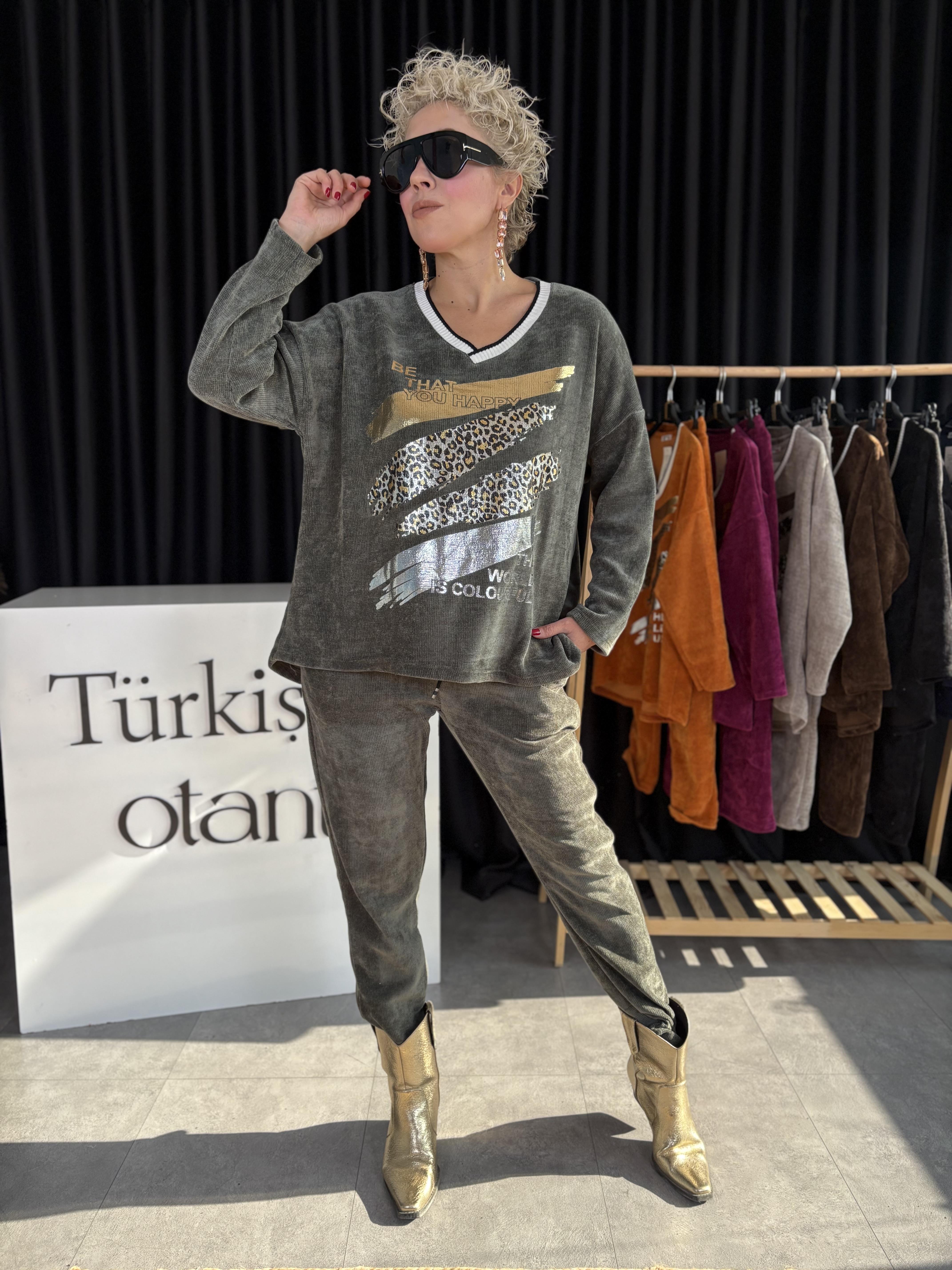 Varak Detaylı İtalyan Haki Kadife Takım