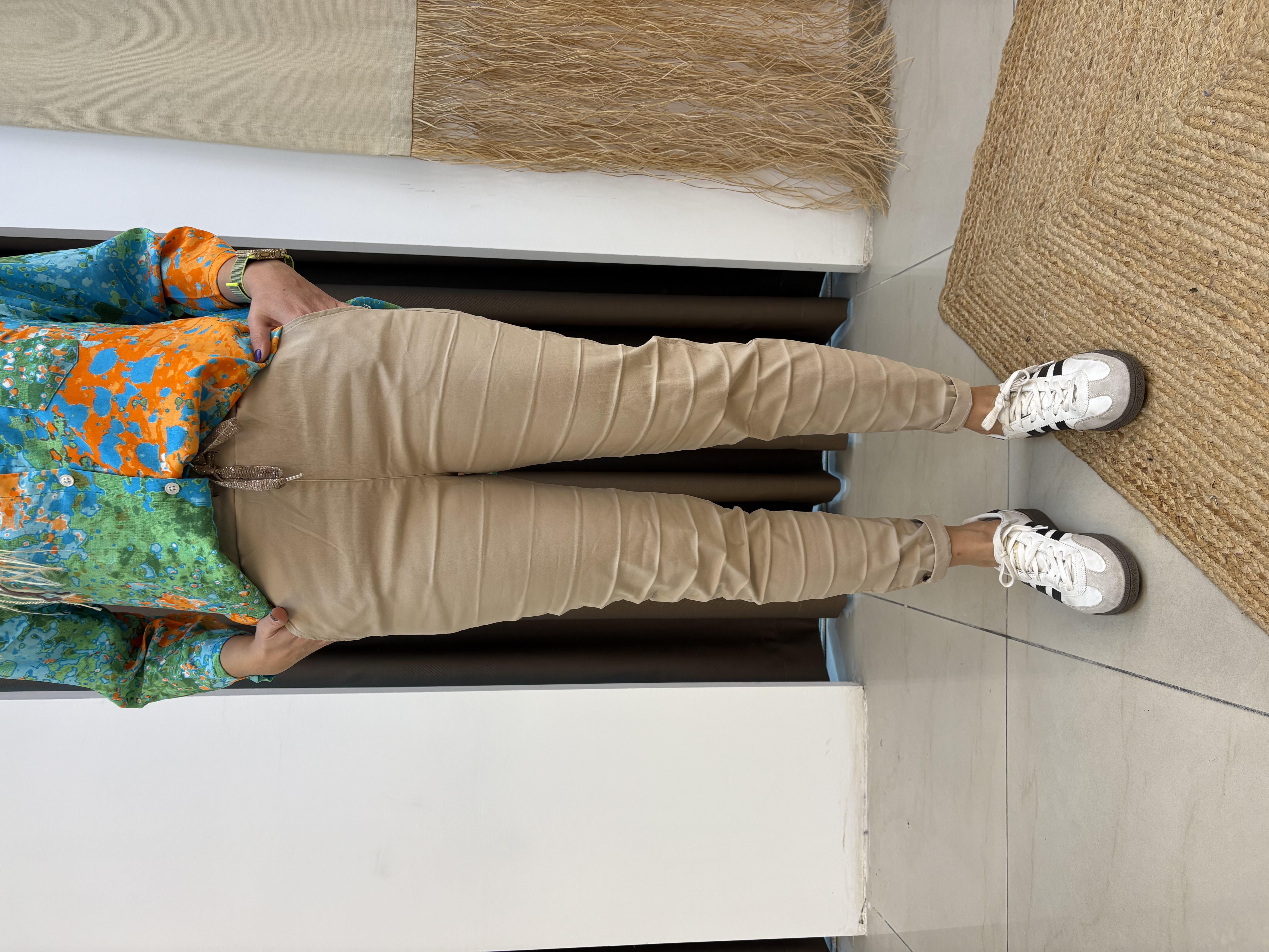 Bej Sihirli Pantolon