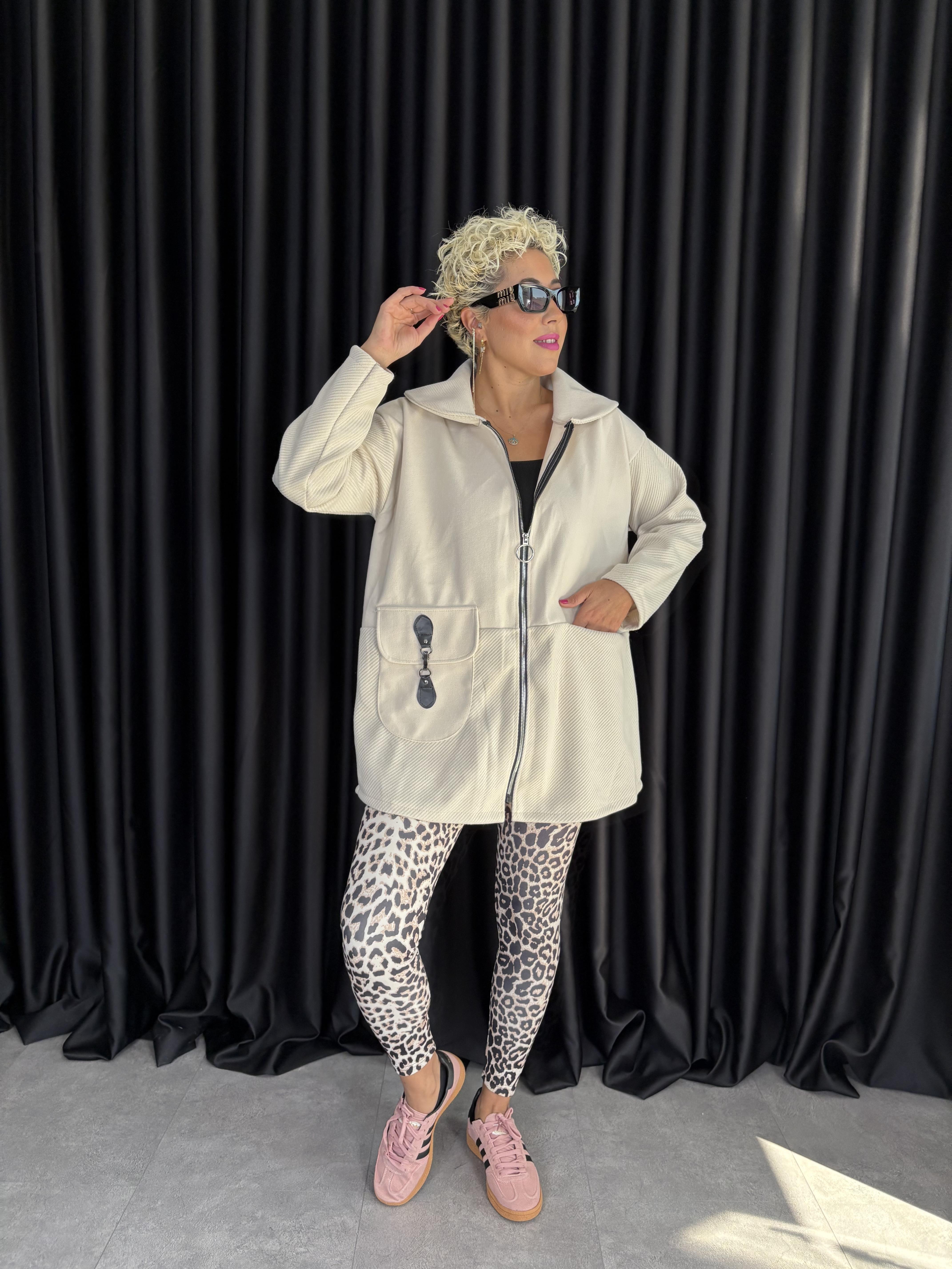 Cep Detaylı İtalyan Krem Kaşe Ceket