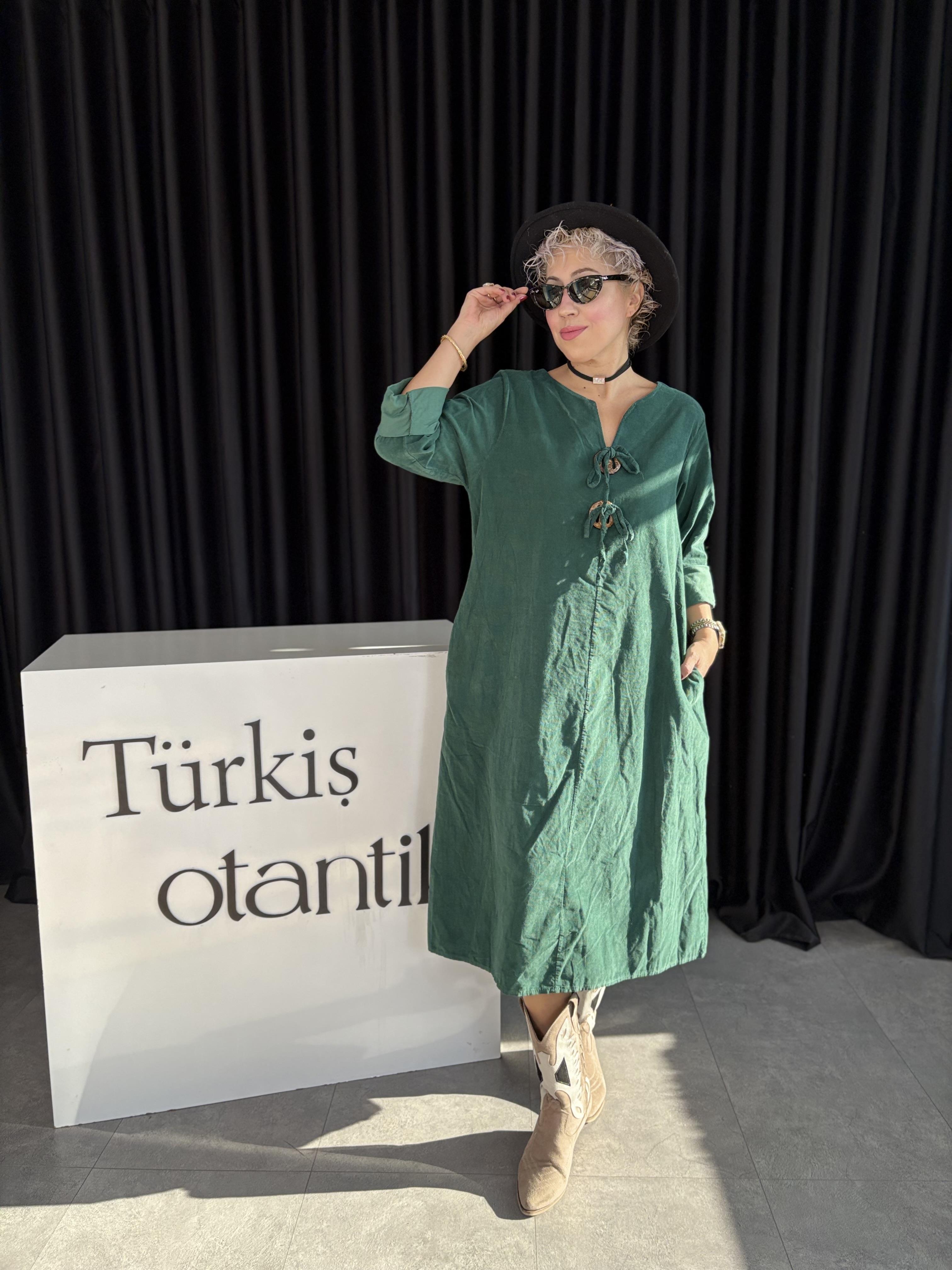 Düğme Detaylı İtalyan Yeşil Kadife Elbise