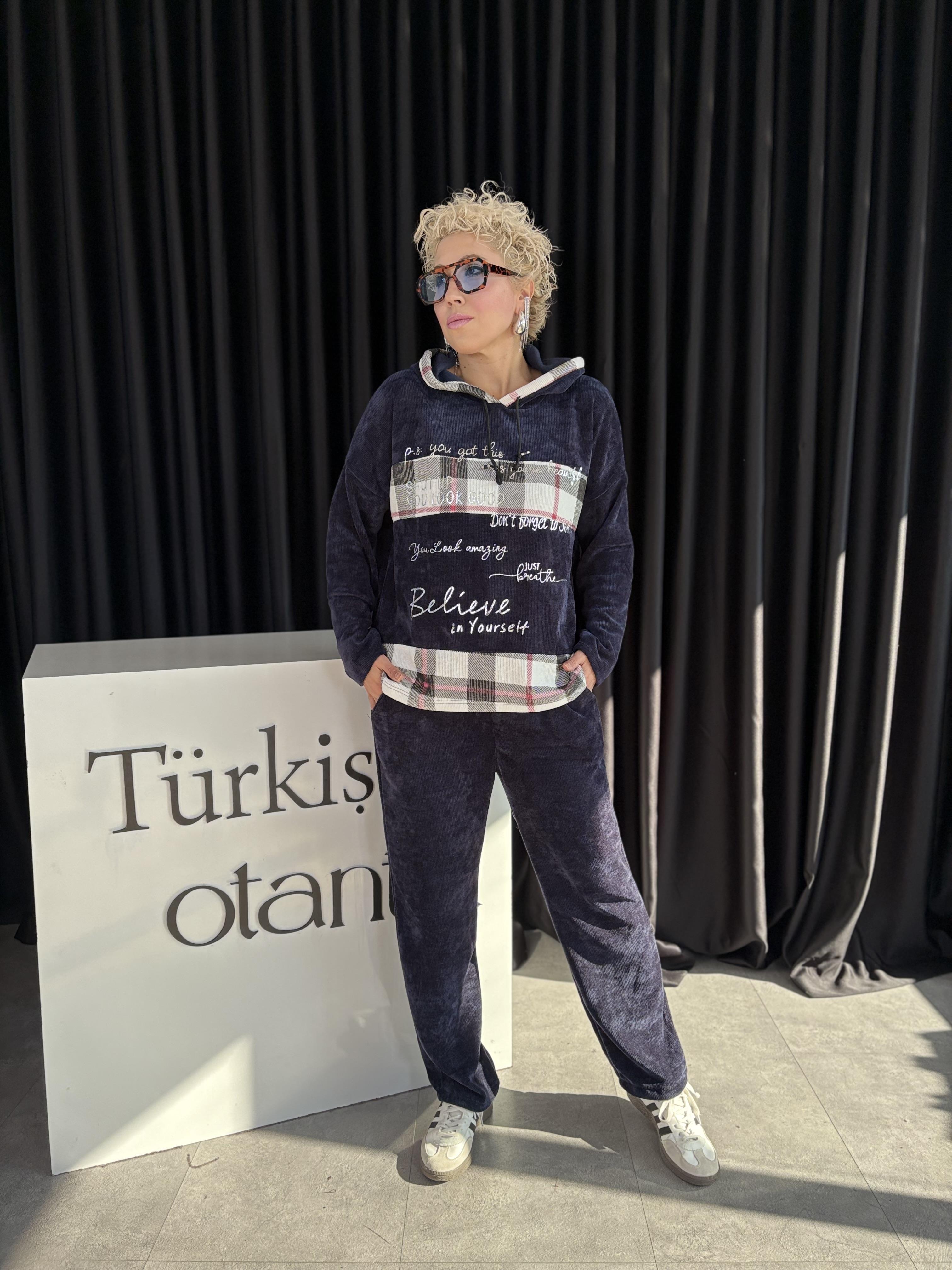 Ekose Detaylı İtalyan Lacivert Kadife Takım