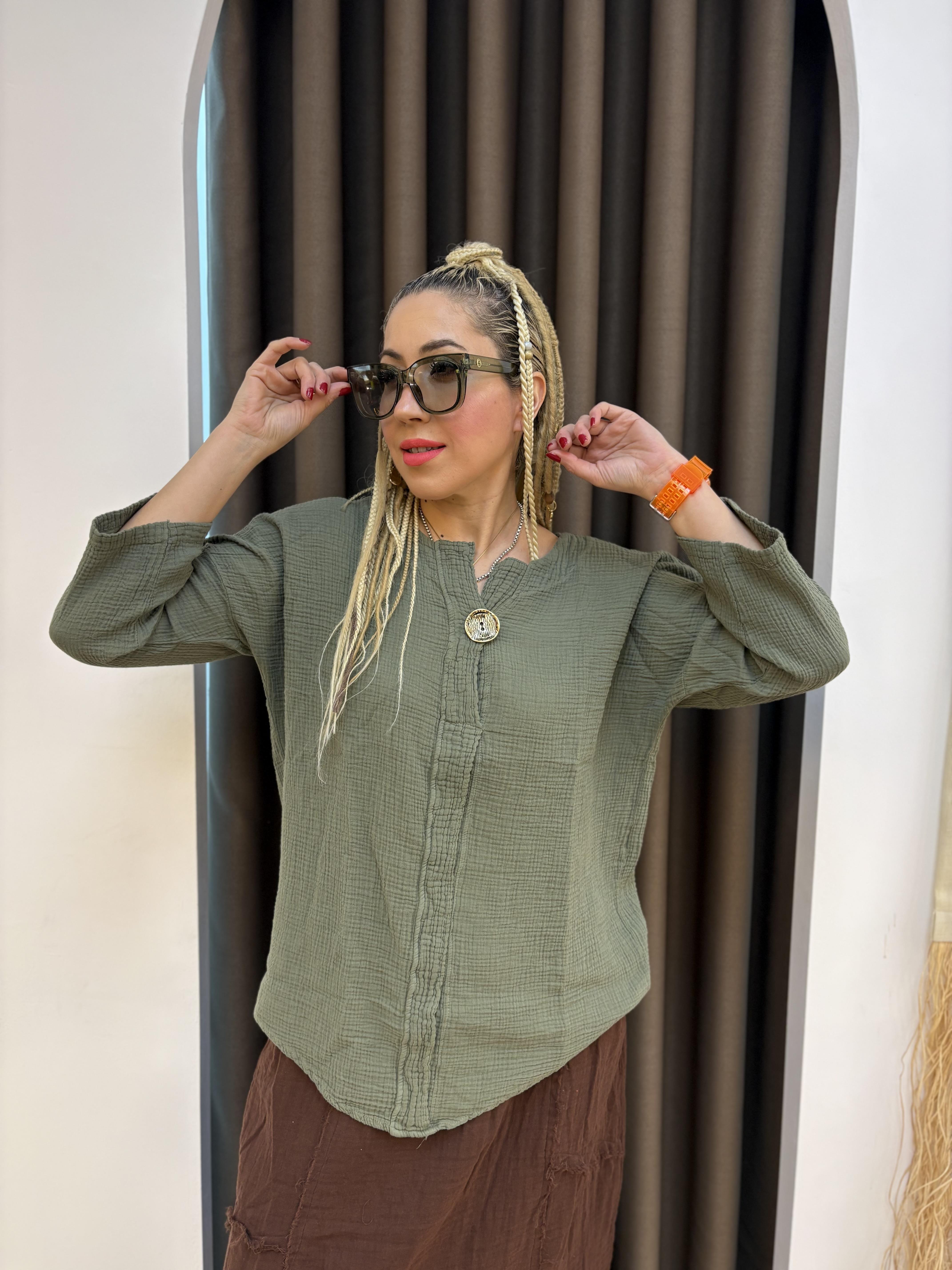 Gold Düğmeli Müslin Haki Bluz