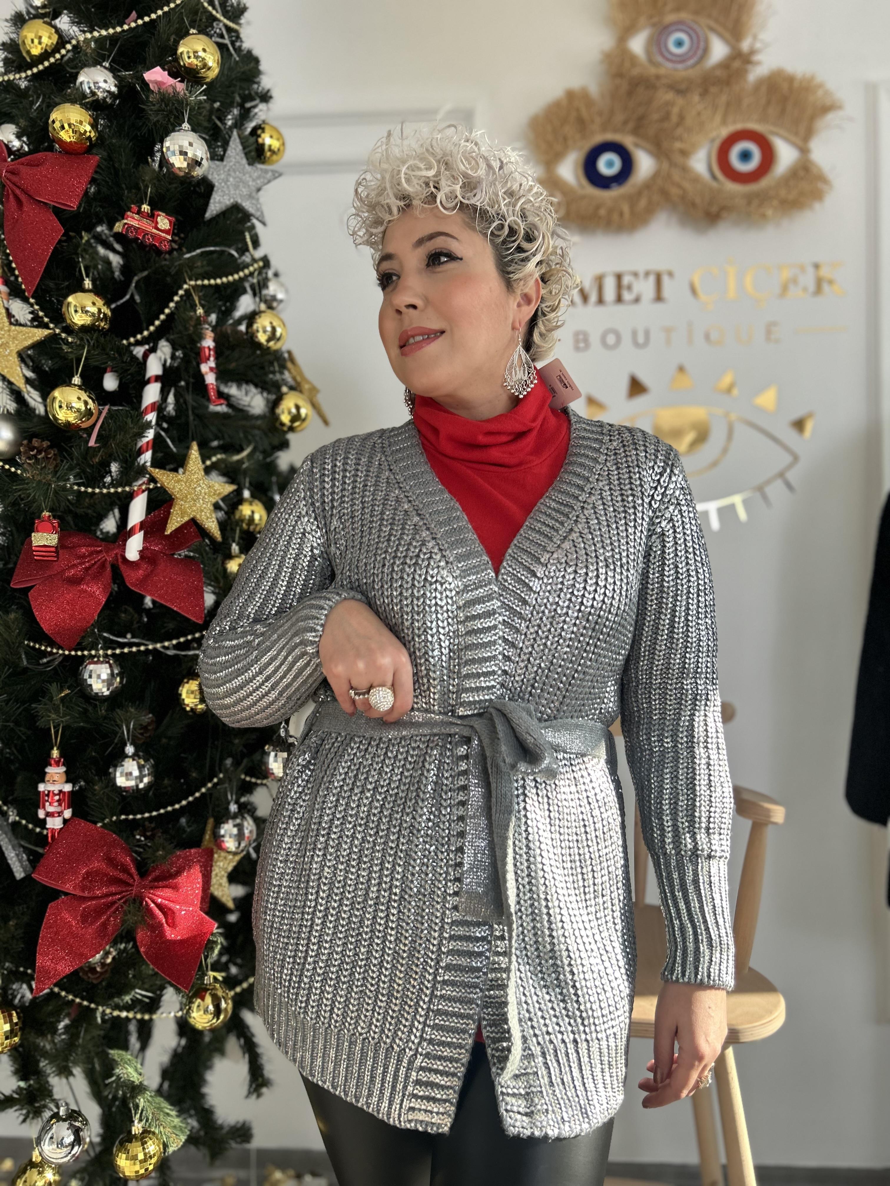 Gümüş Varaklı Balık Sırtı Model Kuşaklı Gri Hırka