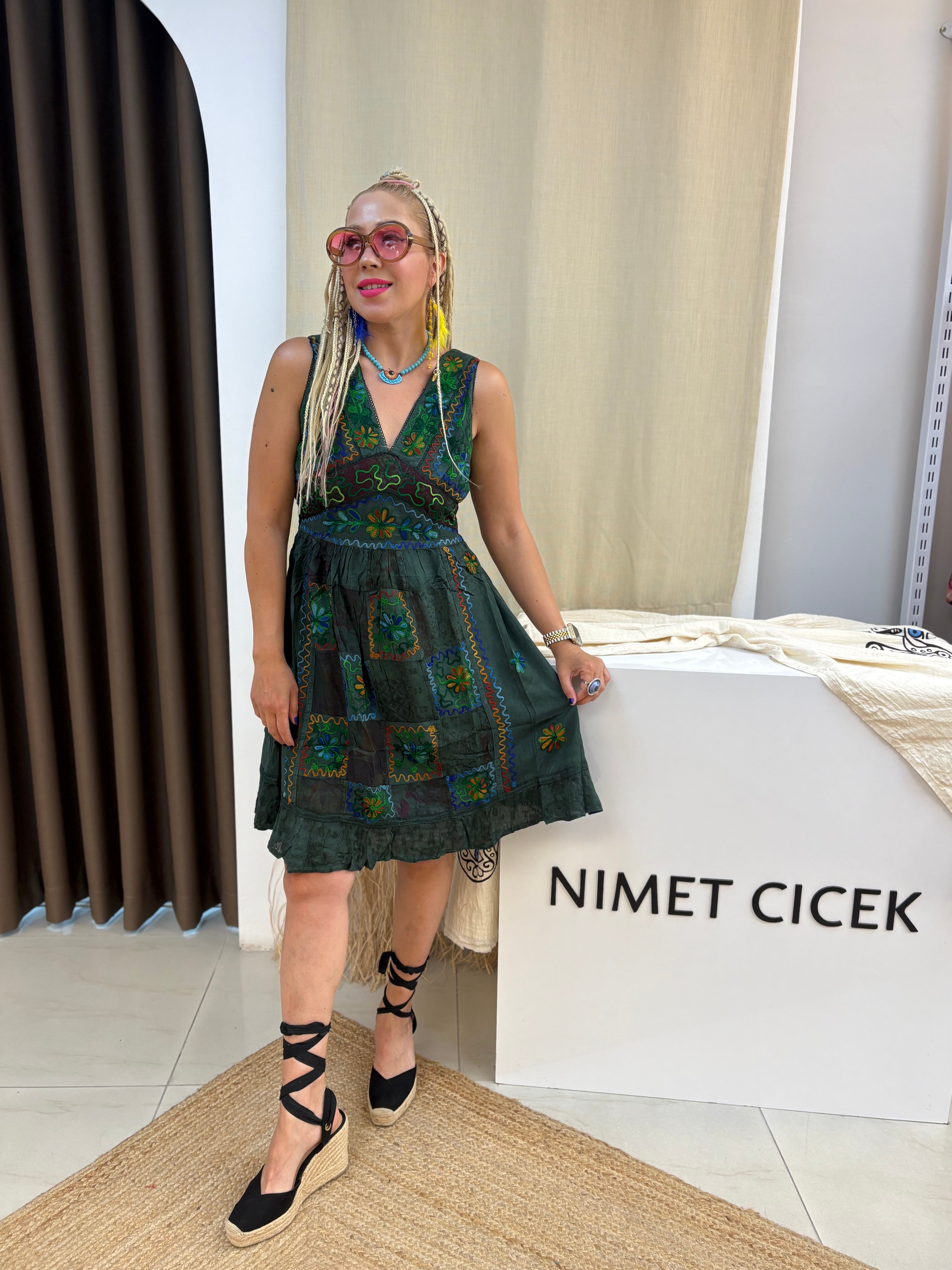 Hint Nepal İşlemeli Yeşil Elbise