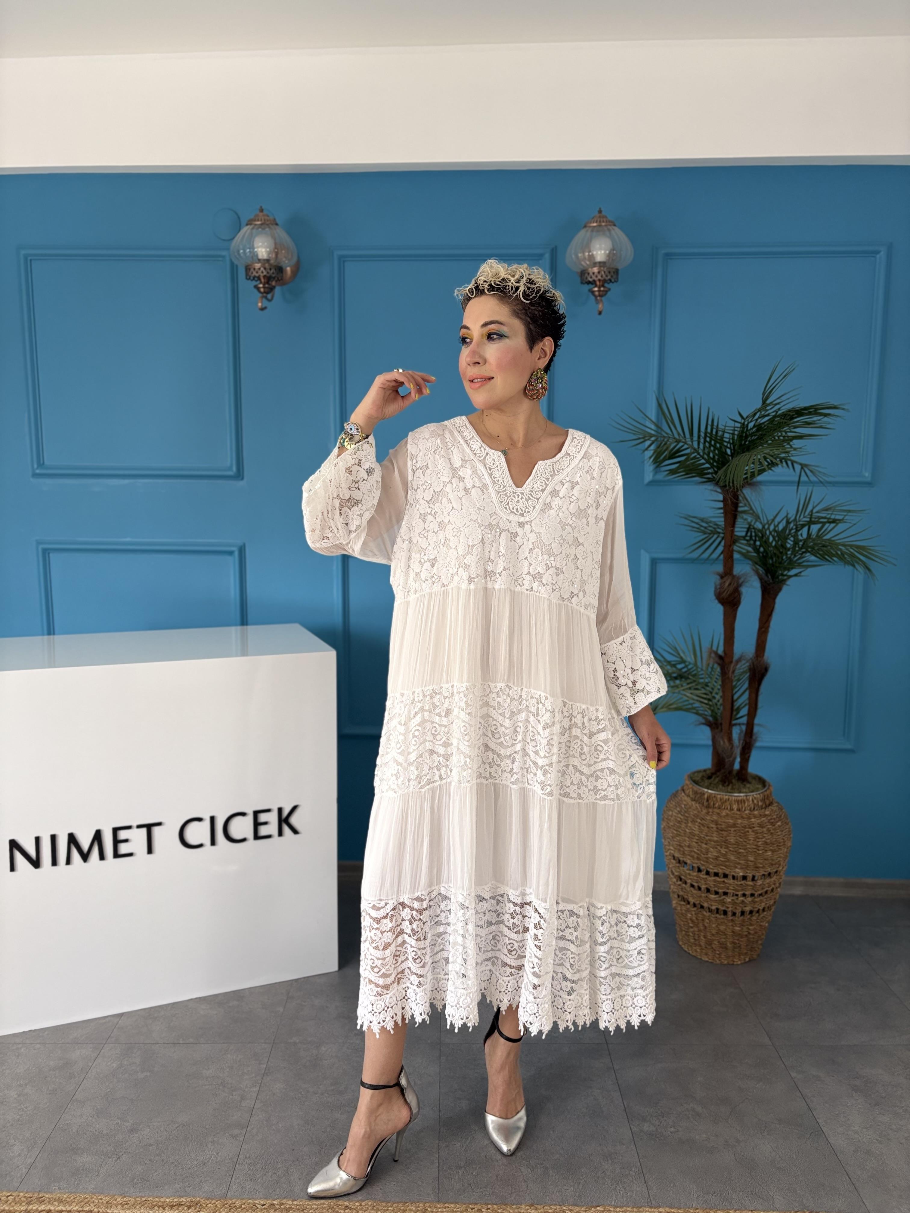 İpek Dantel İşlemeli Beyaz İtalyan Elbise