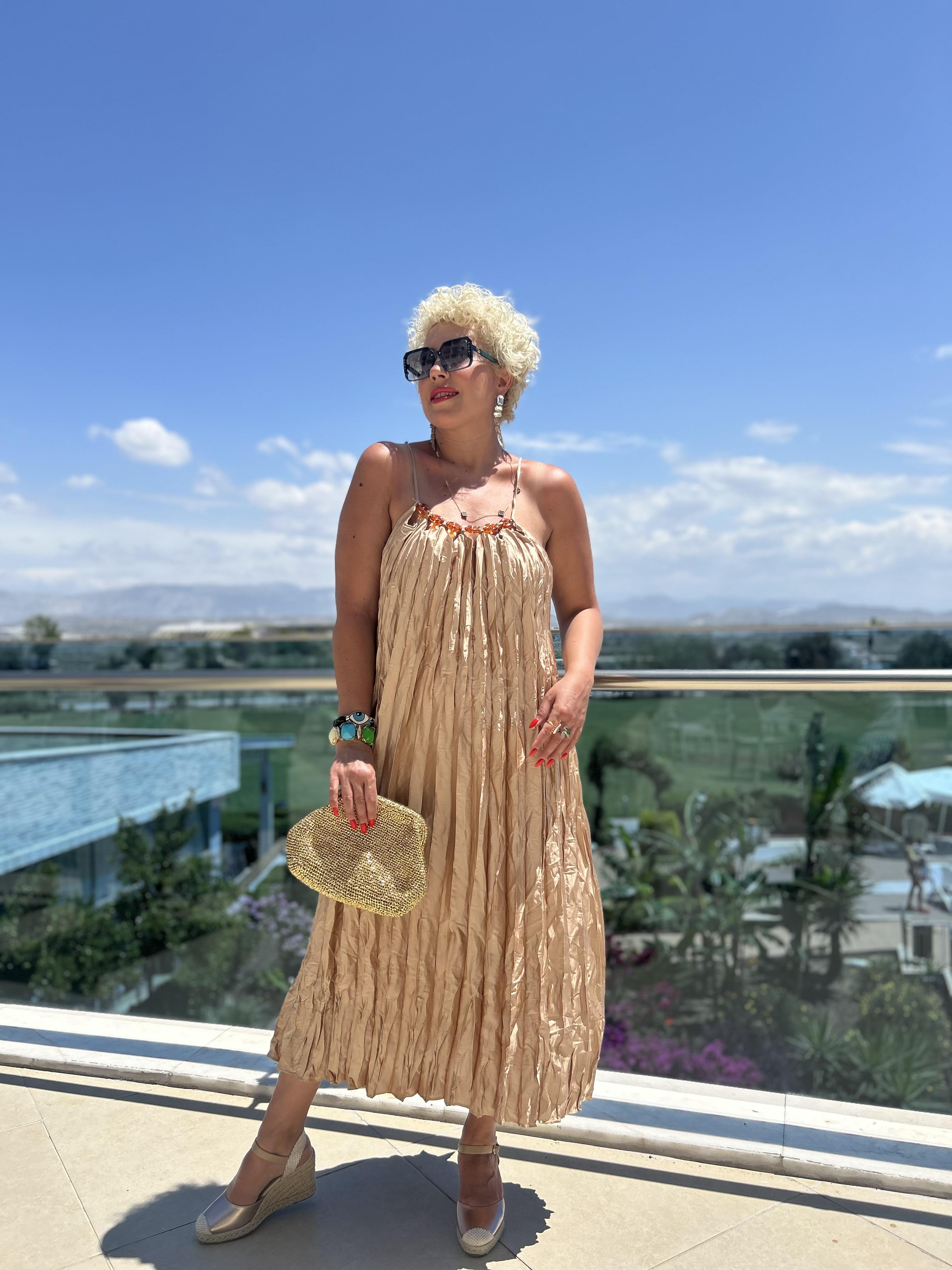 İpek Saten Kolyeli Askılı İthal Camel Elbise