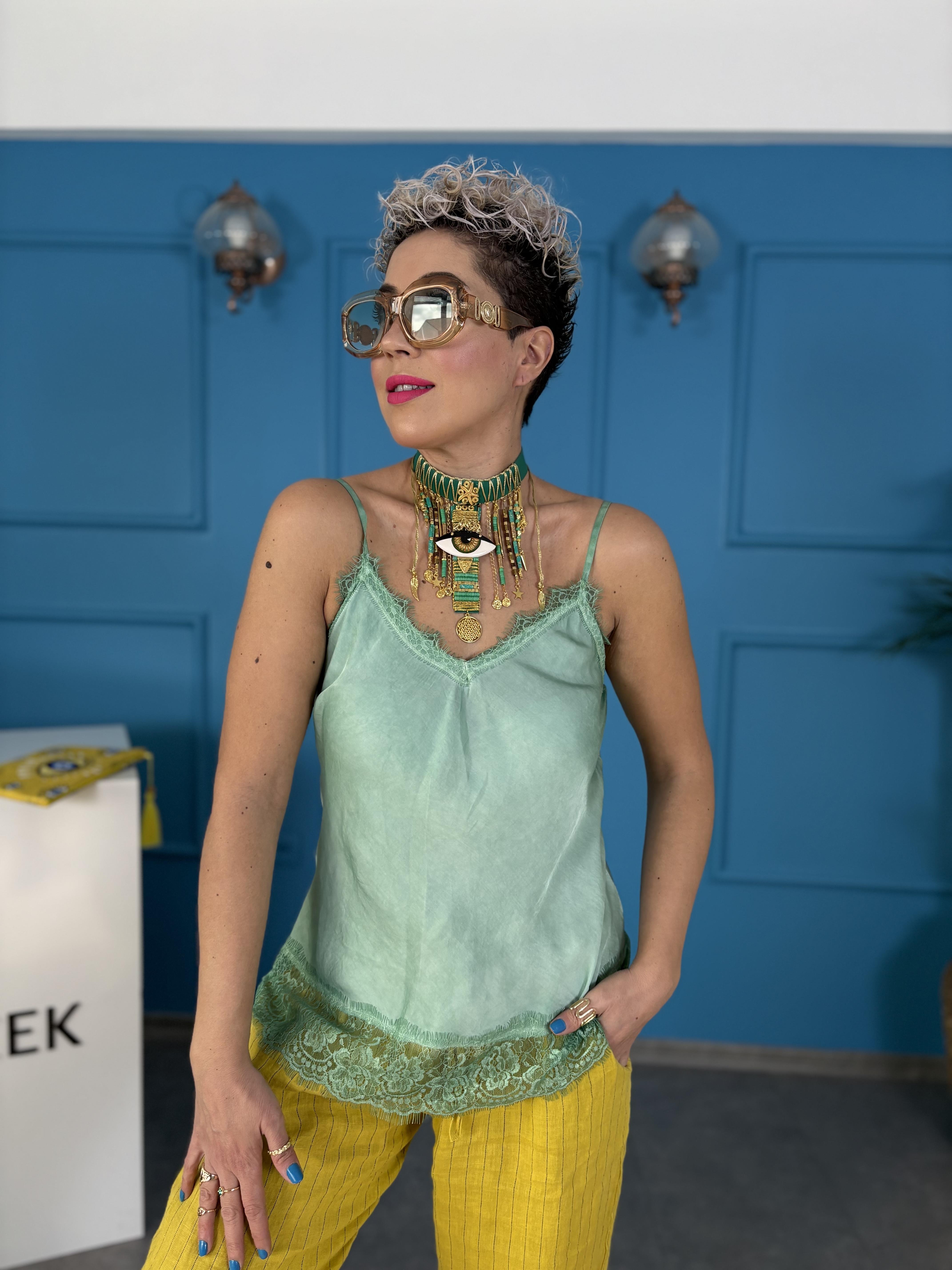 İtalyan Askılı Dantelli Yeşil İpek Bluz