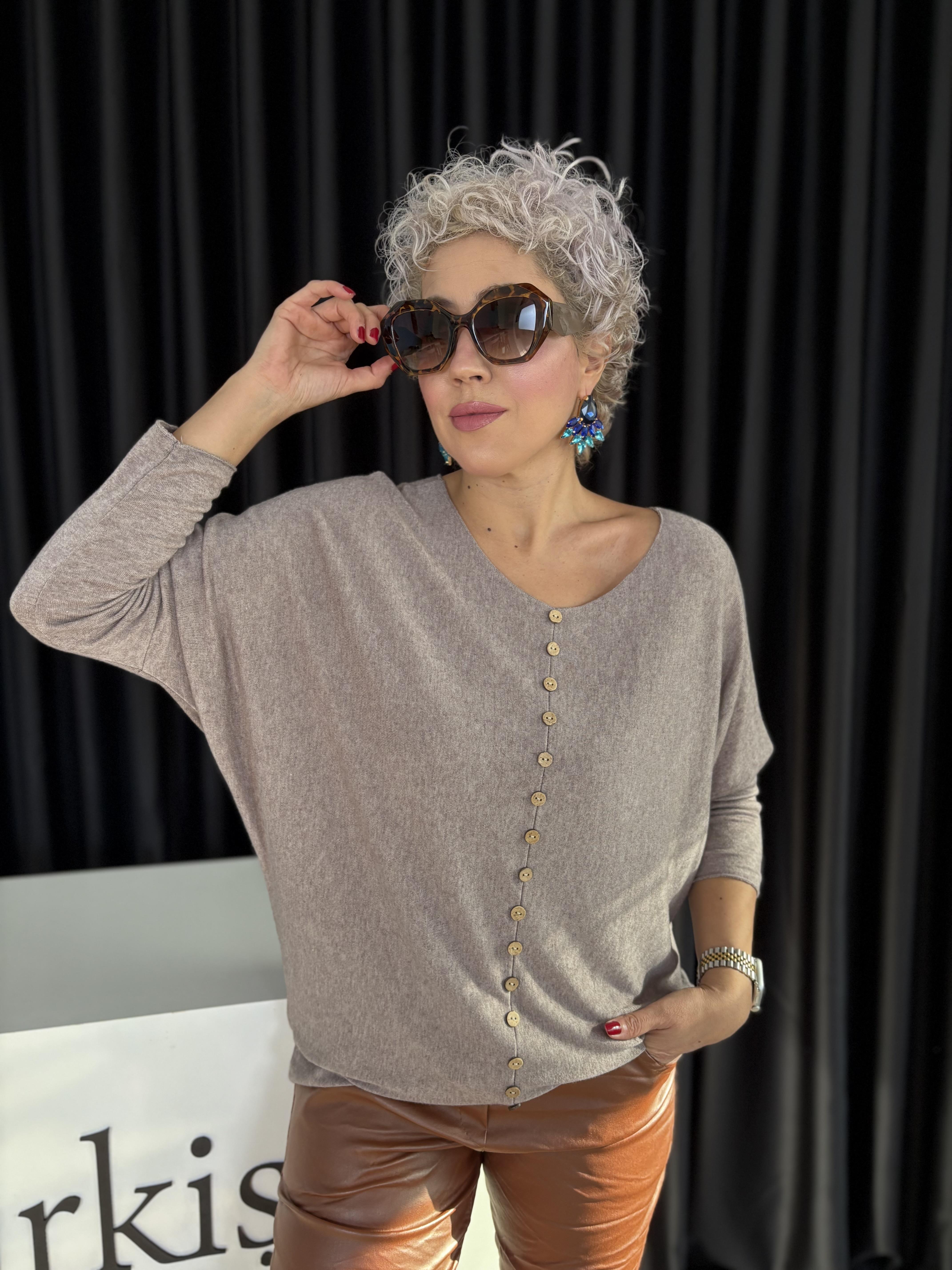 İtalyan Düğmeli Vizon Triko Bluz