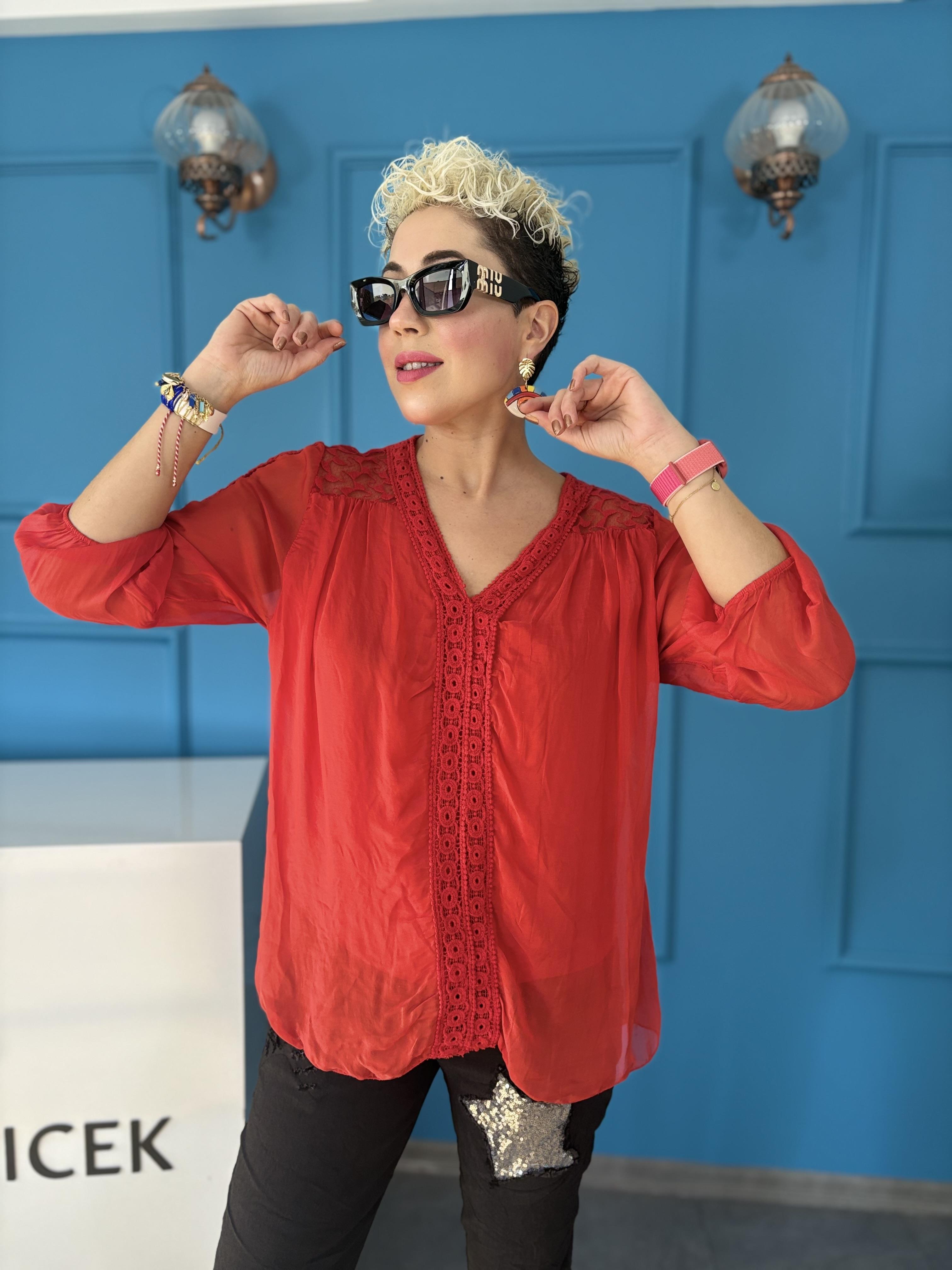 İtalyan Güpürlü Kırmızı İpek Bluz