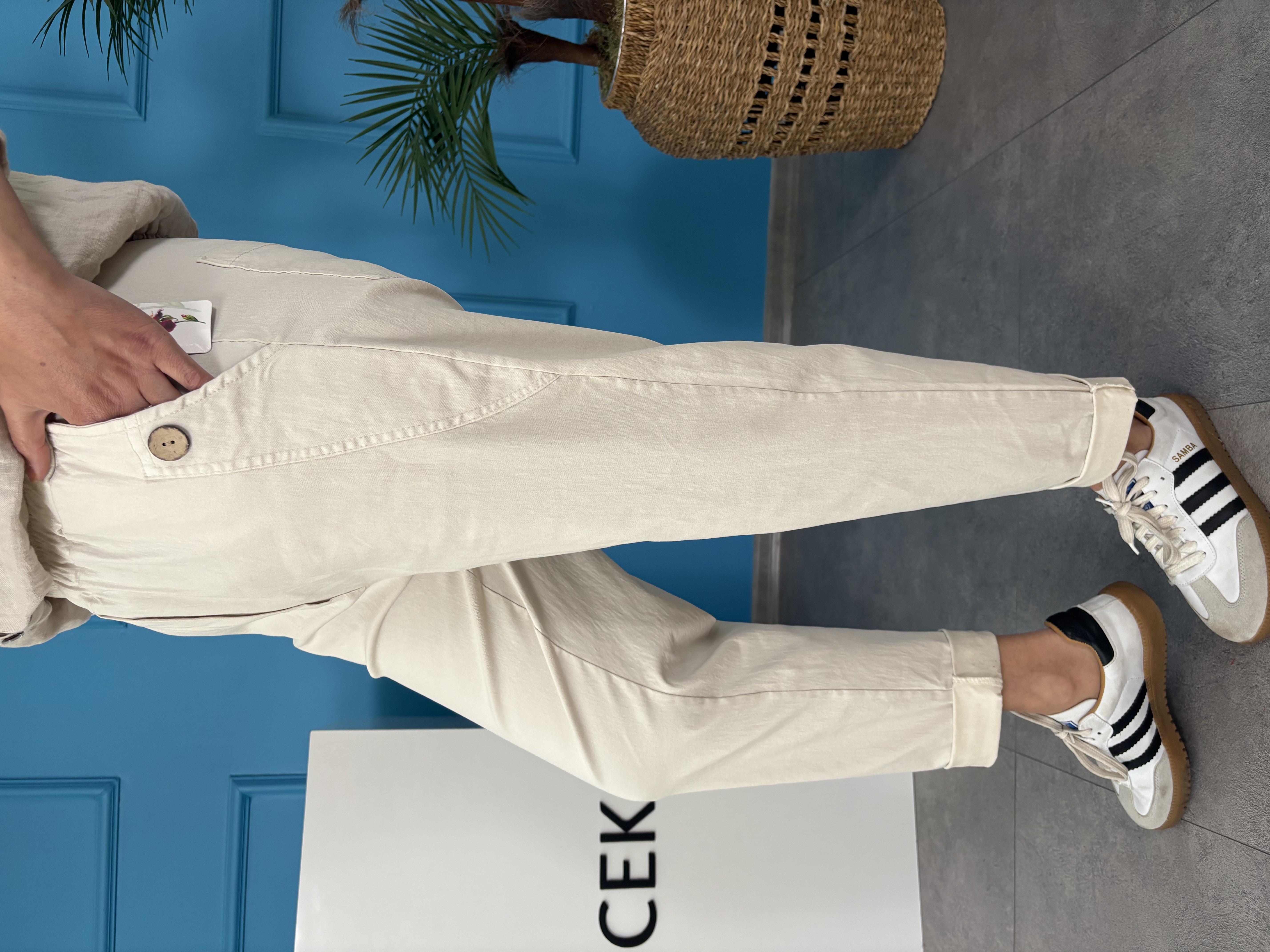 İtalyan Havuç Model Likralı Krem Pantolon