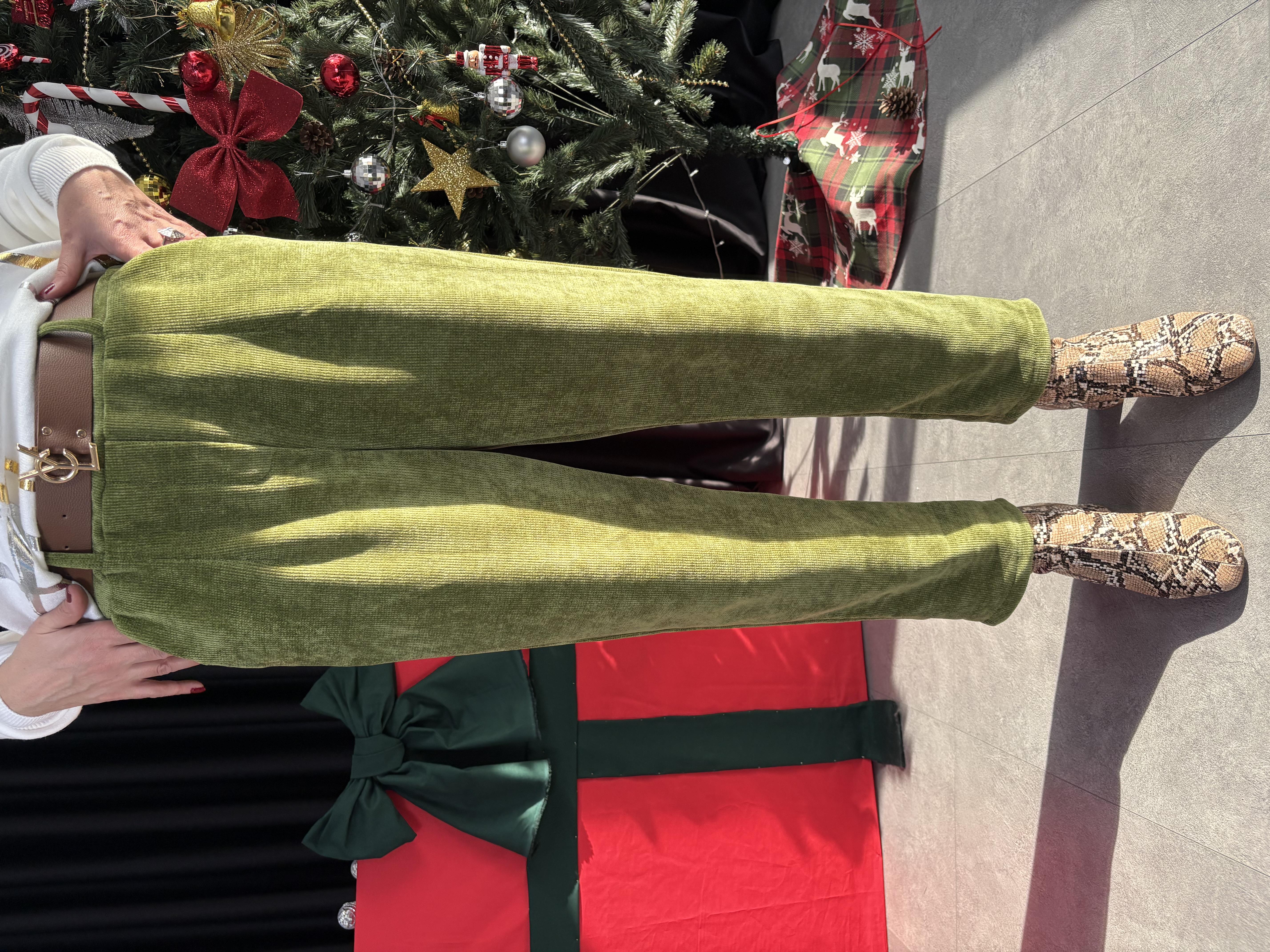 İtalyan Kadife Kemerli Çimen Yeşili Pantolon