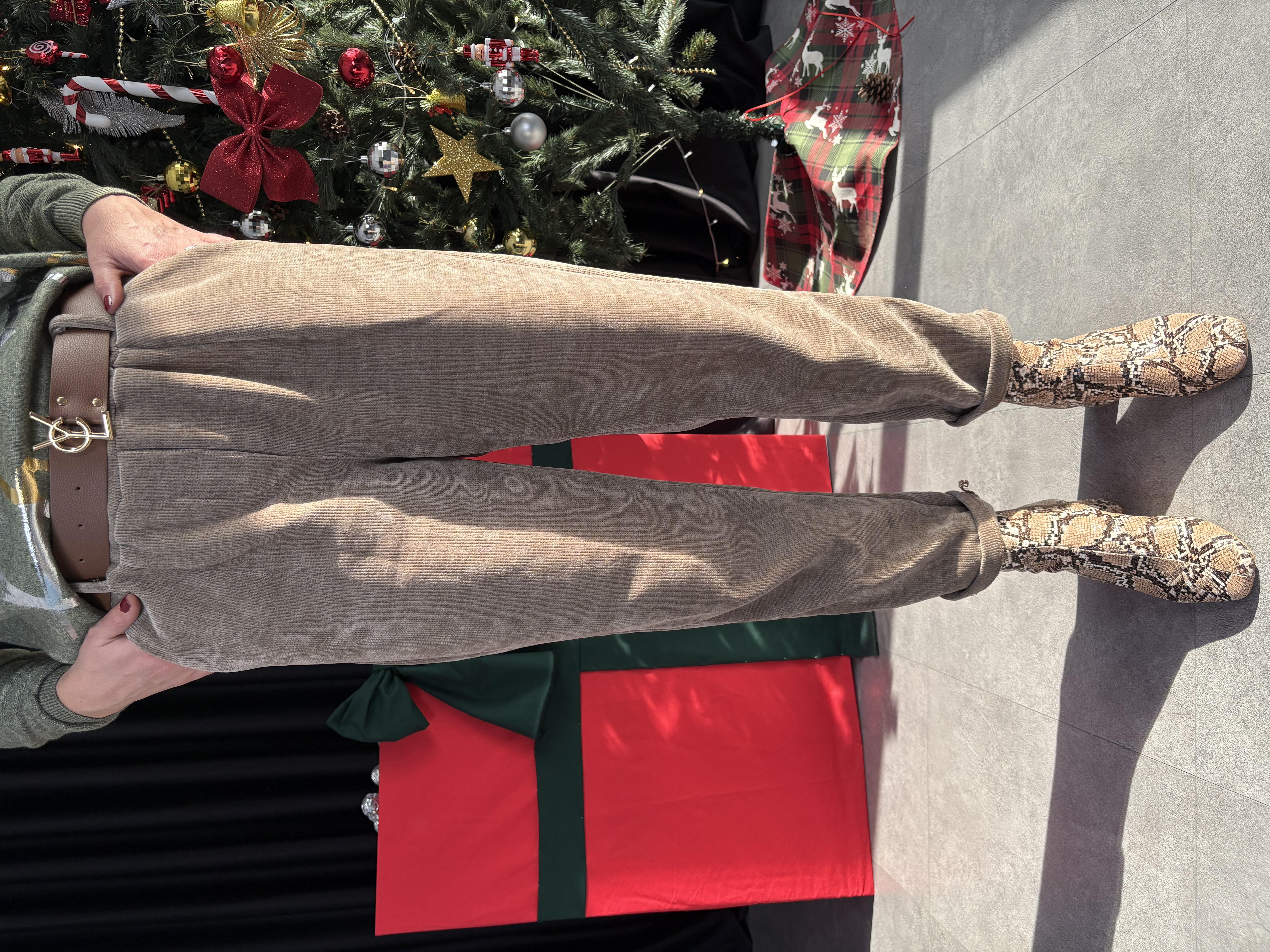 İtalyan Kadife Kemerli Vizon Pantolon