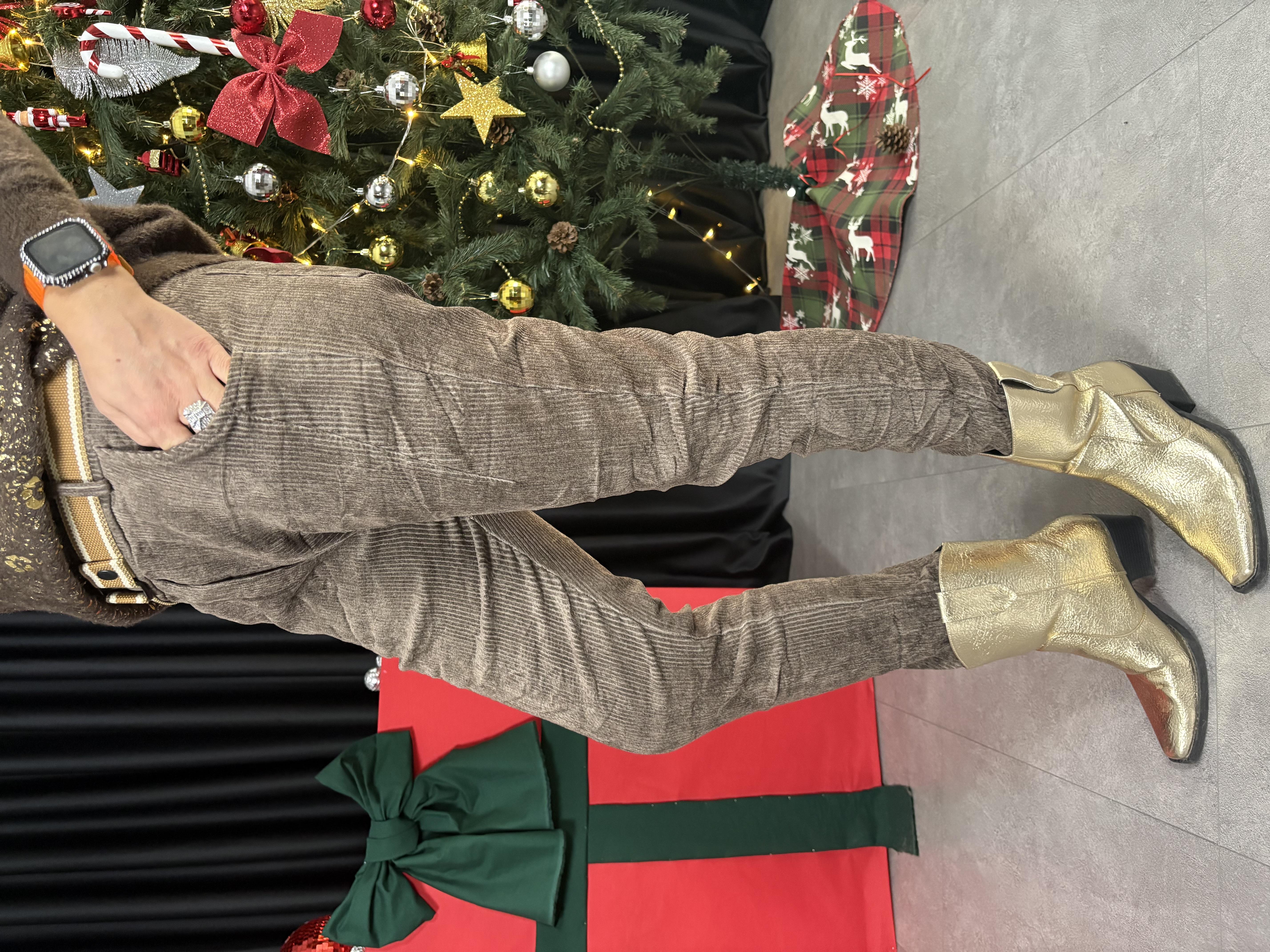 İtalyan Kemerli ve Kalın Fitilli Vizon Kadife Pantolon