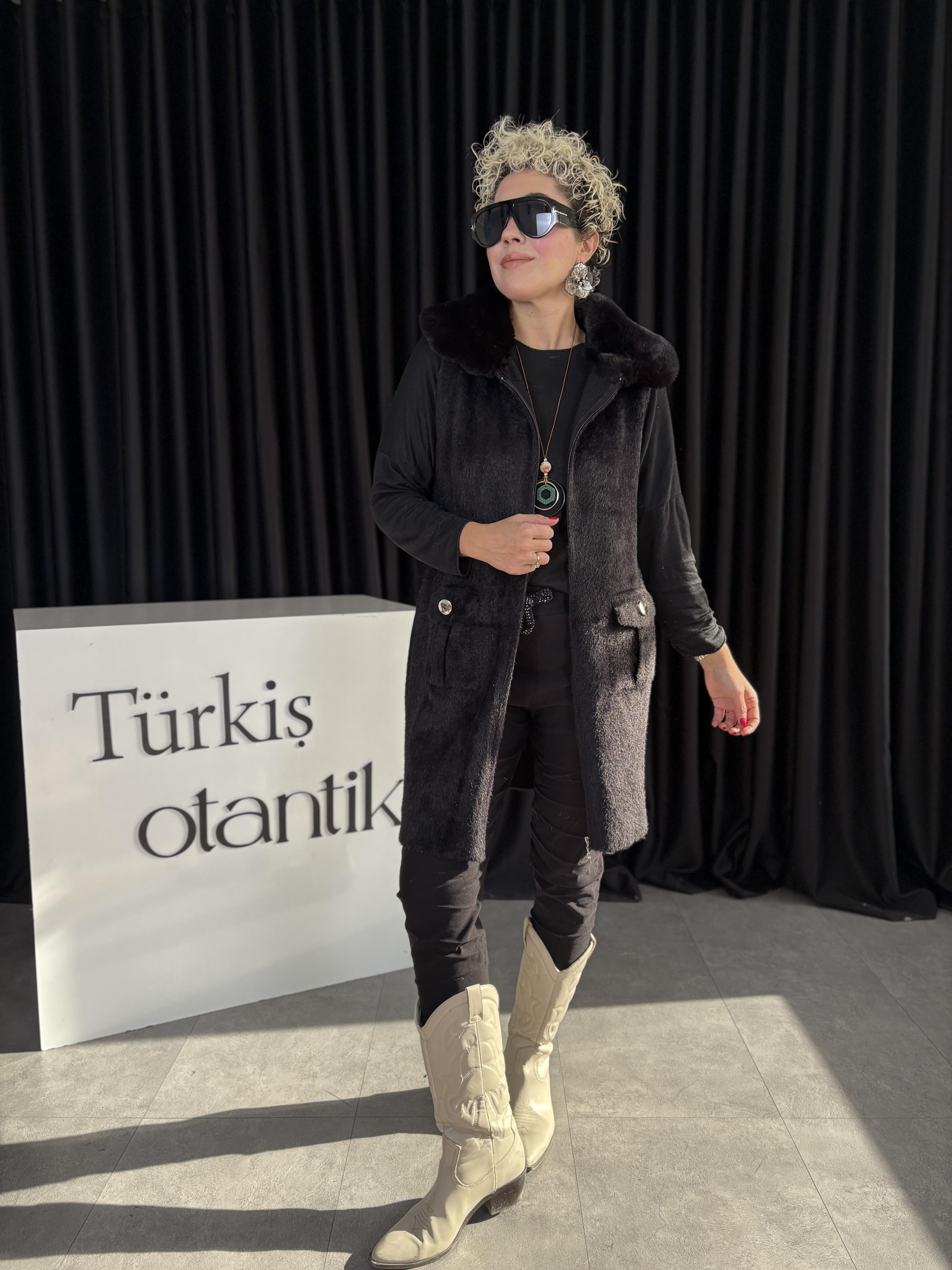 İtalyan Kürklü Siyah Angora Yelek