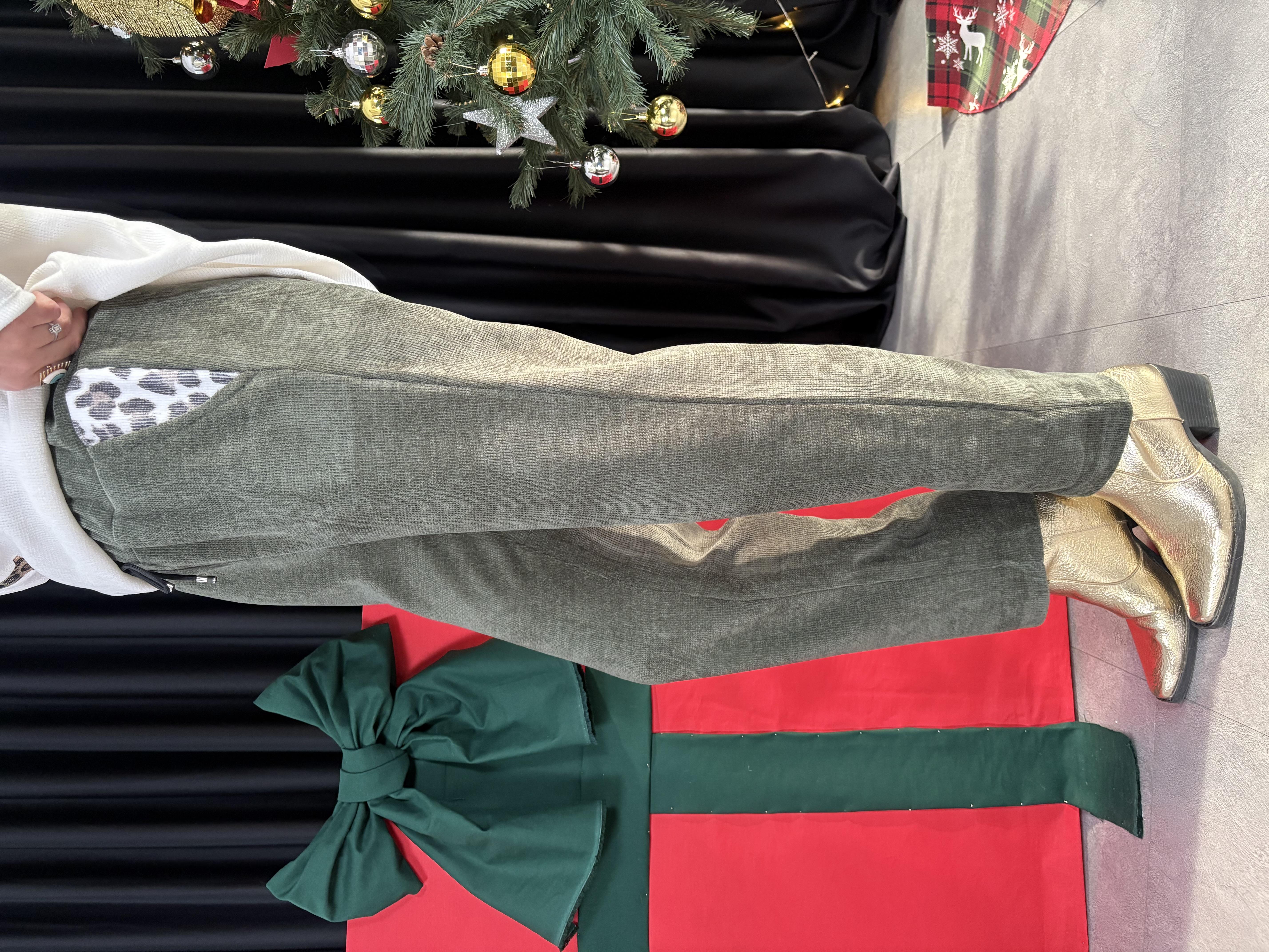 İtalyan Leopar Cepli Haki Kadife Pantolon