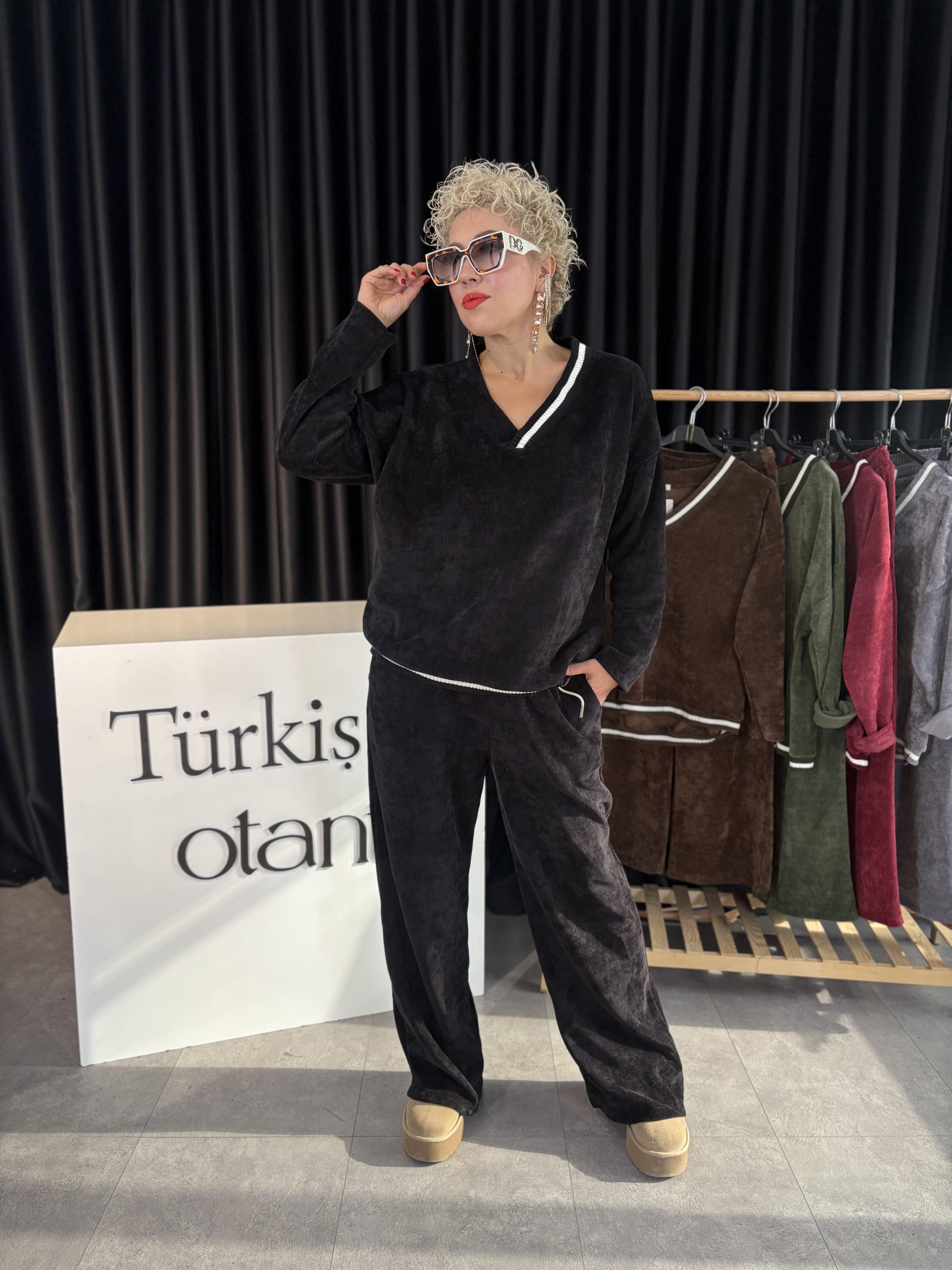 İtalyan Palazzo Model Siyah Kadife Takım
