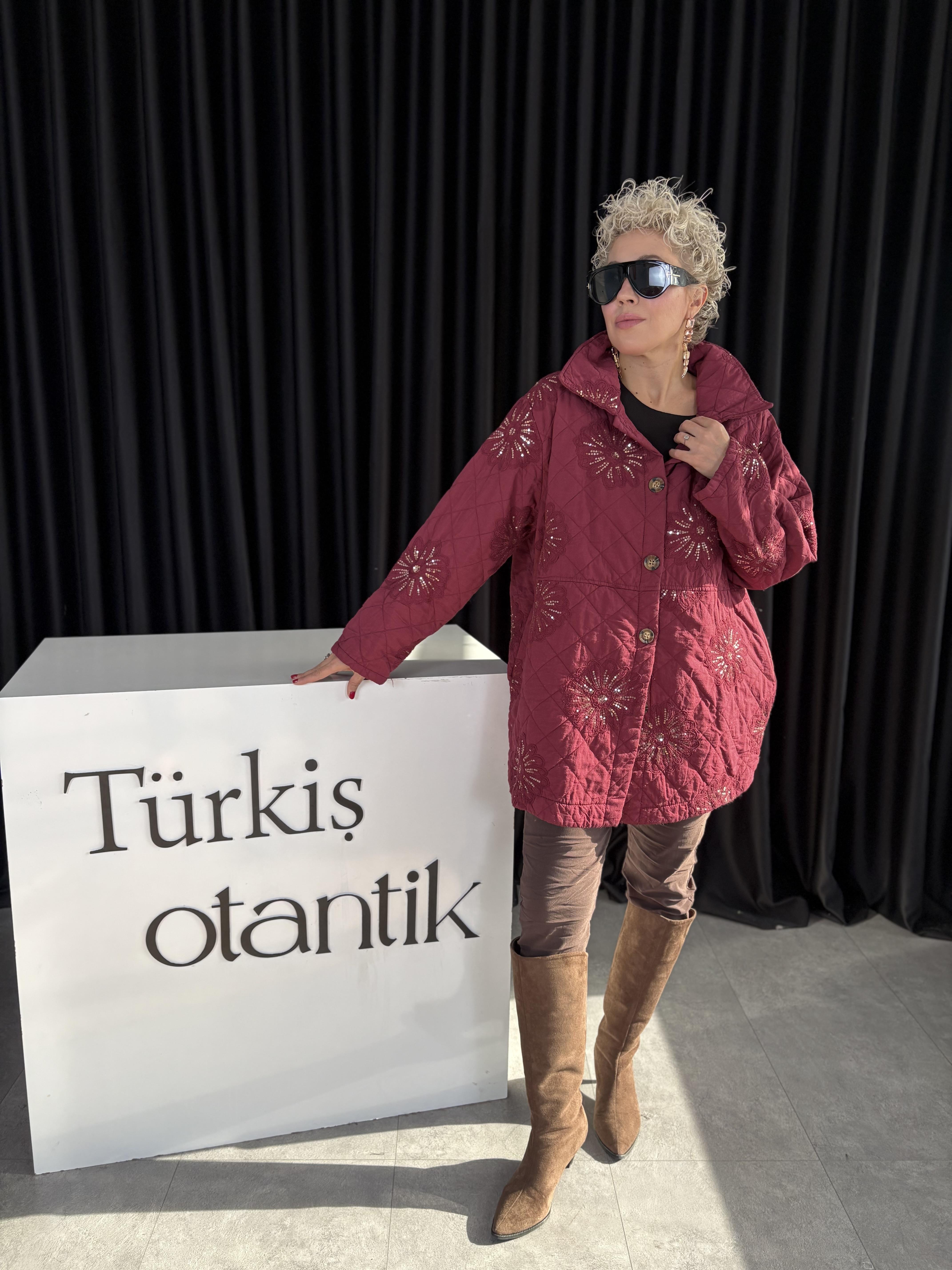 İtalyan Payet Detaylı Bordo Kapitone Ceket