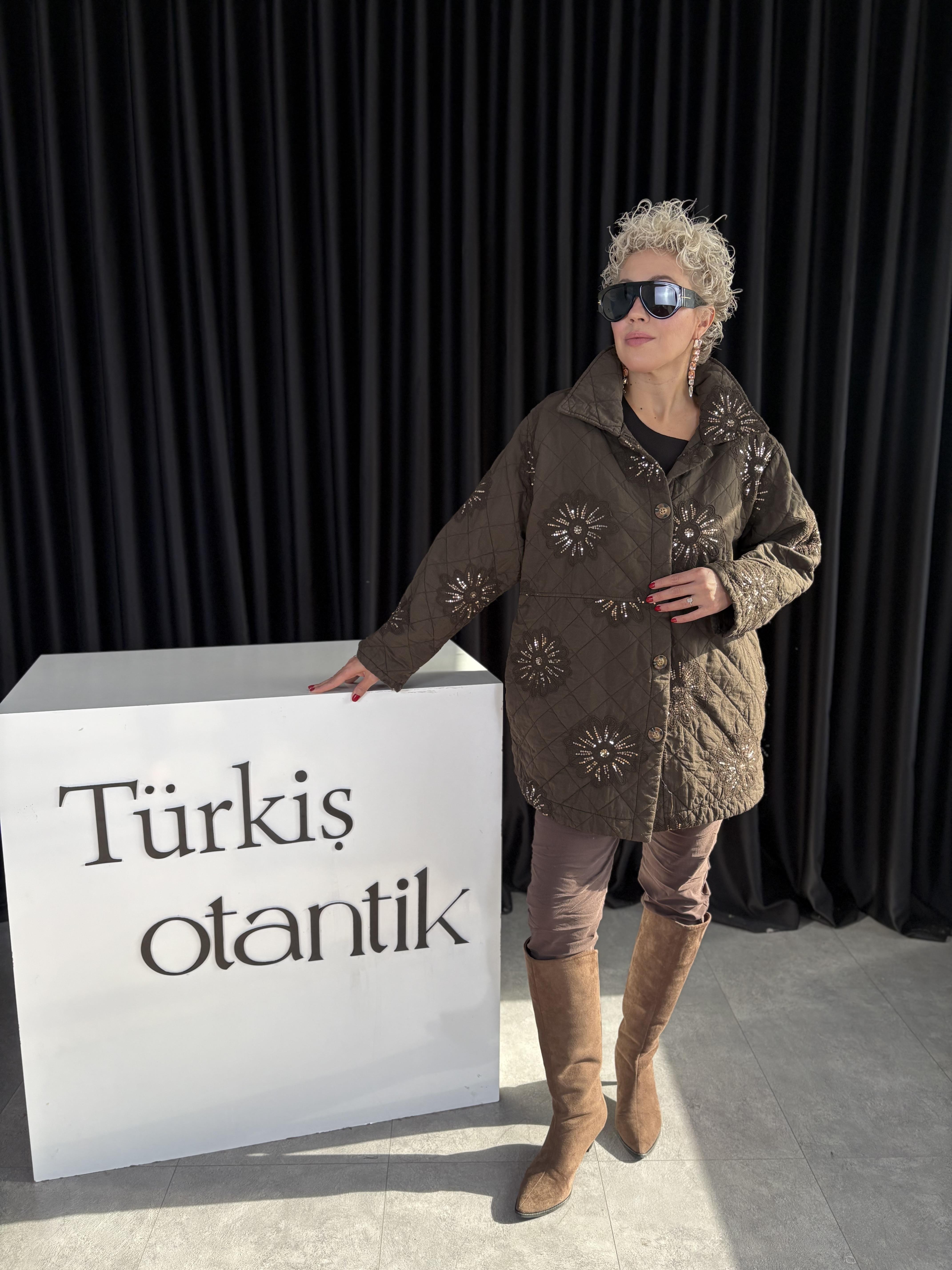 İtalyan Payet Detaylı Kahve Kapitone Ceket