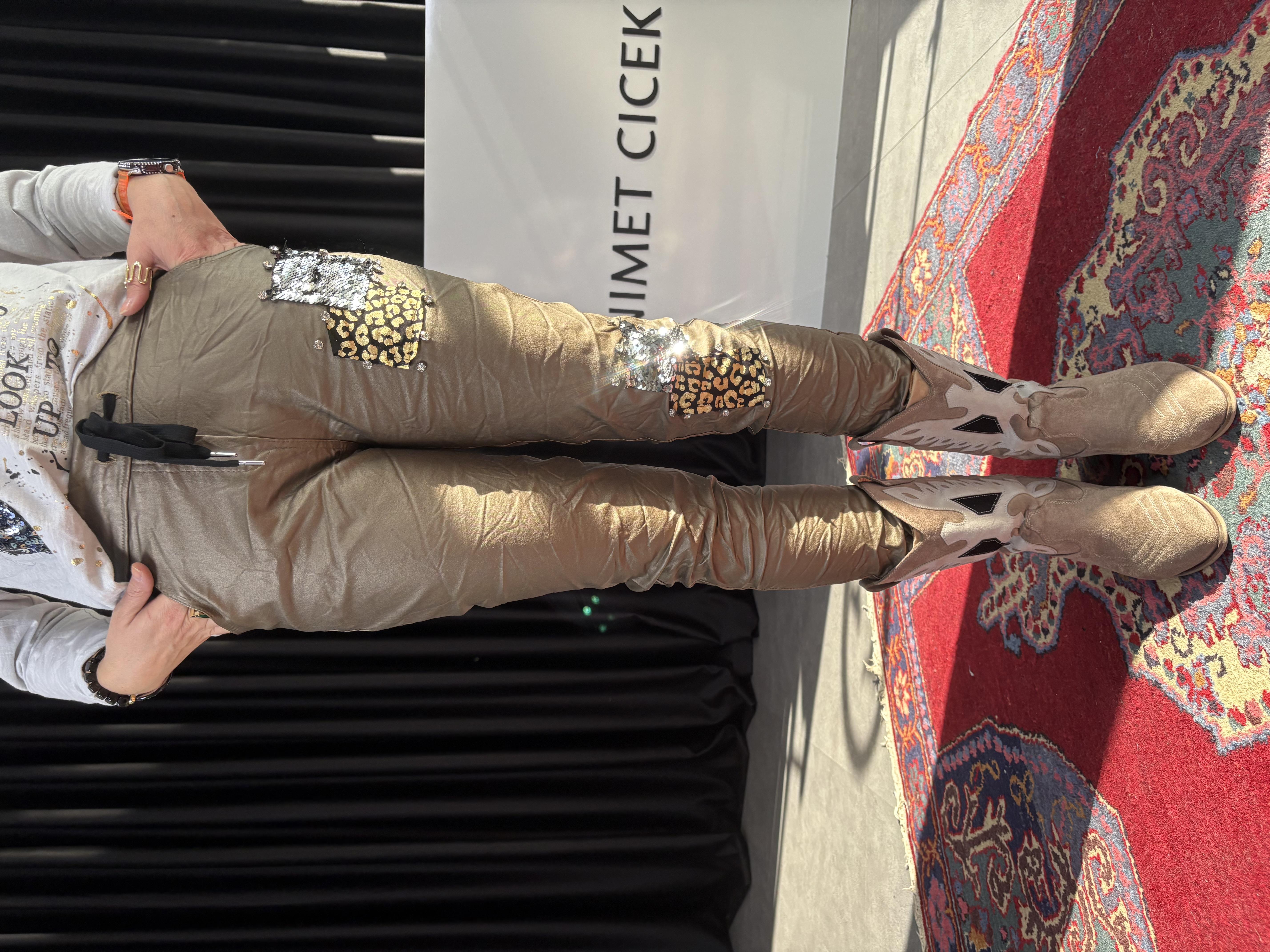 İtalyan Payet ve Taş Detaylı Bronz Deri Pantolon