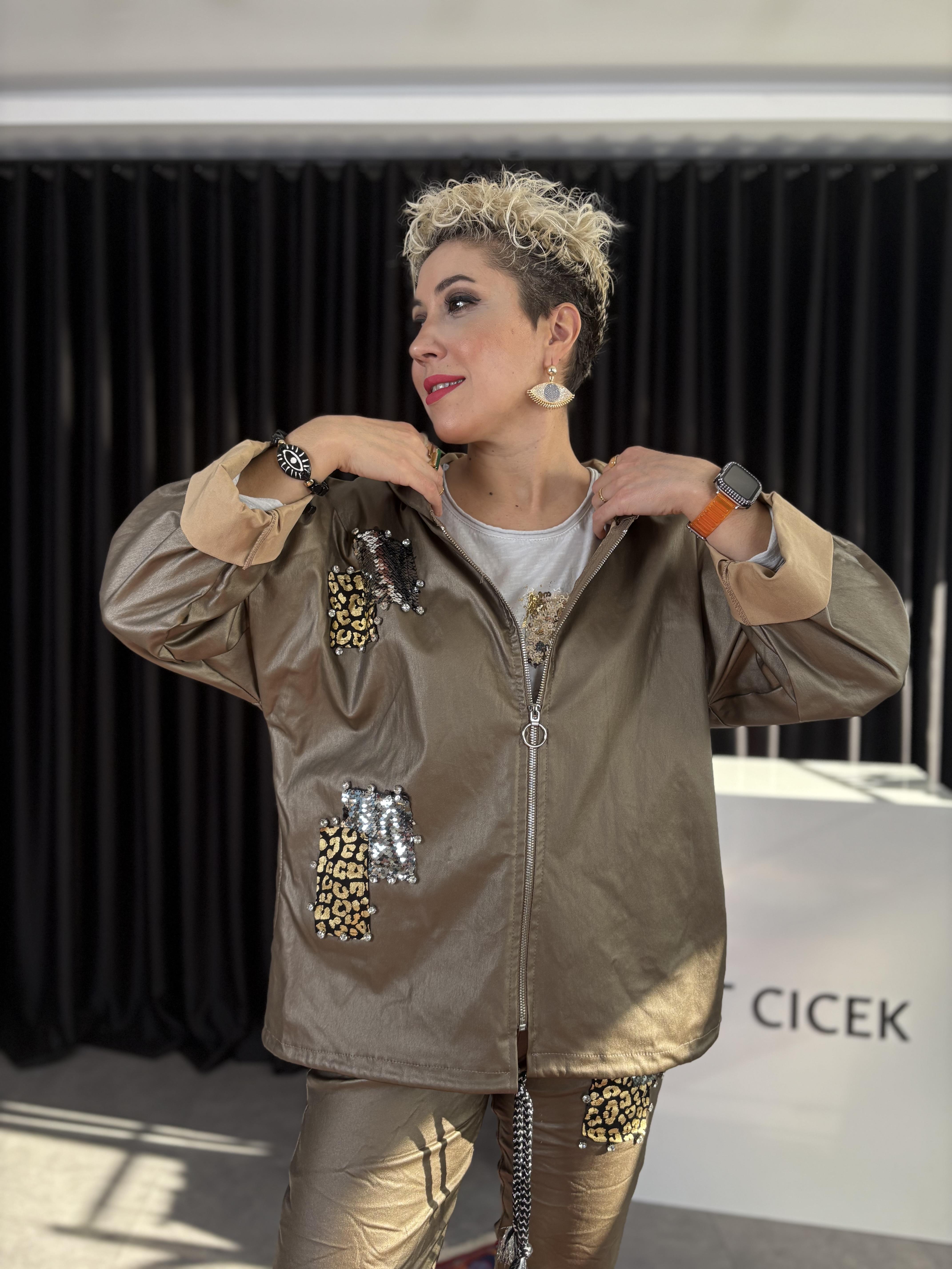 İtalyan Payet ve Taş Detaylı Bronz Deri Ceket