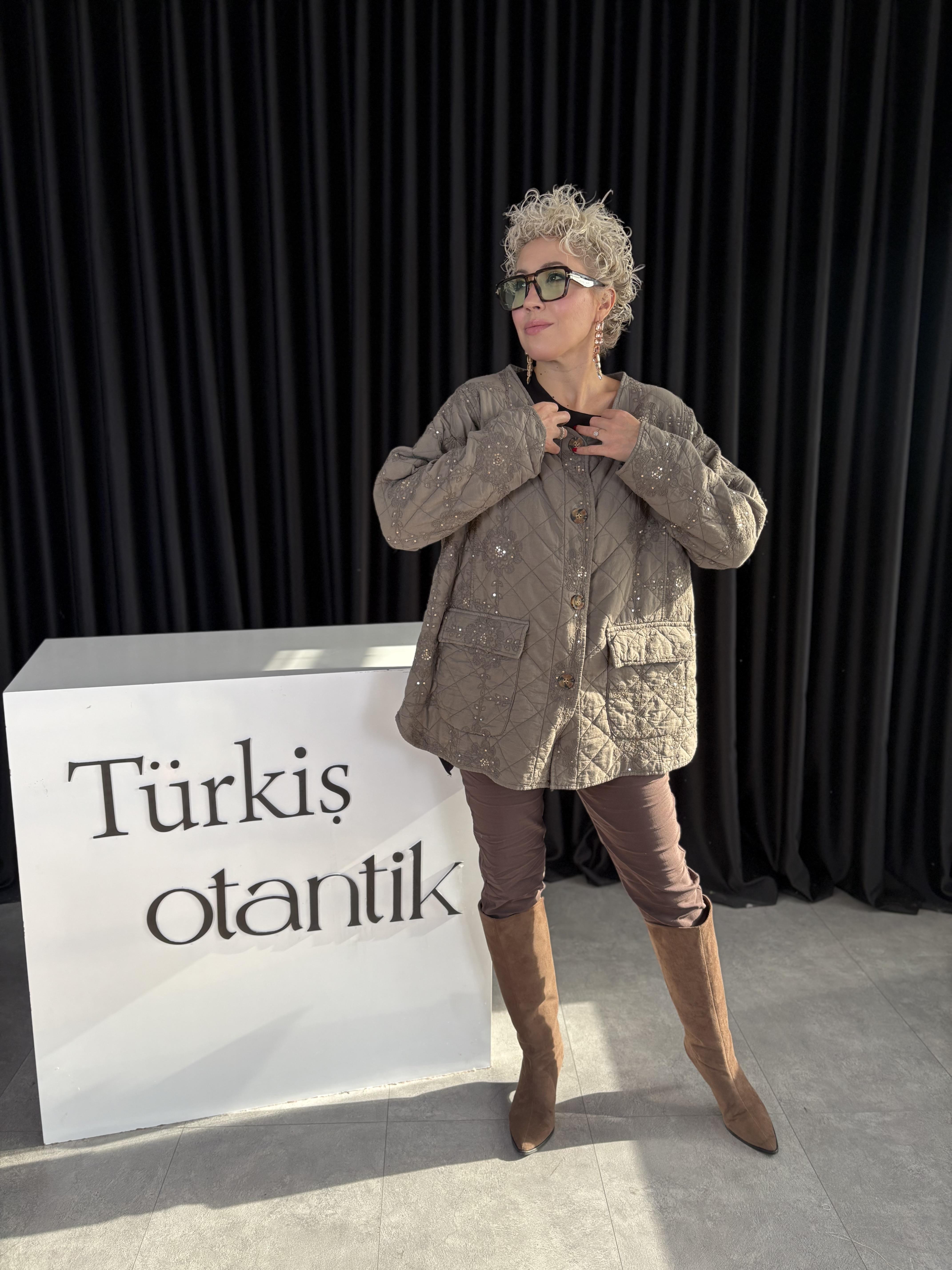 İtalyan Payetli Vizon Kapitone Ceket