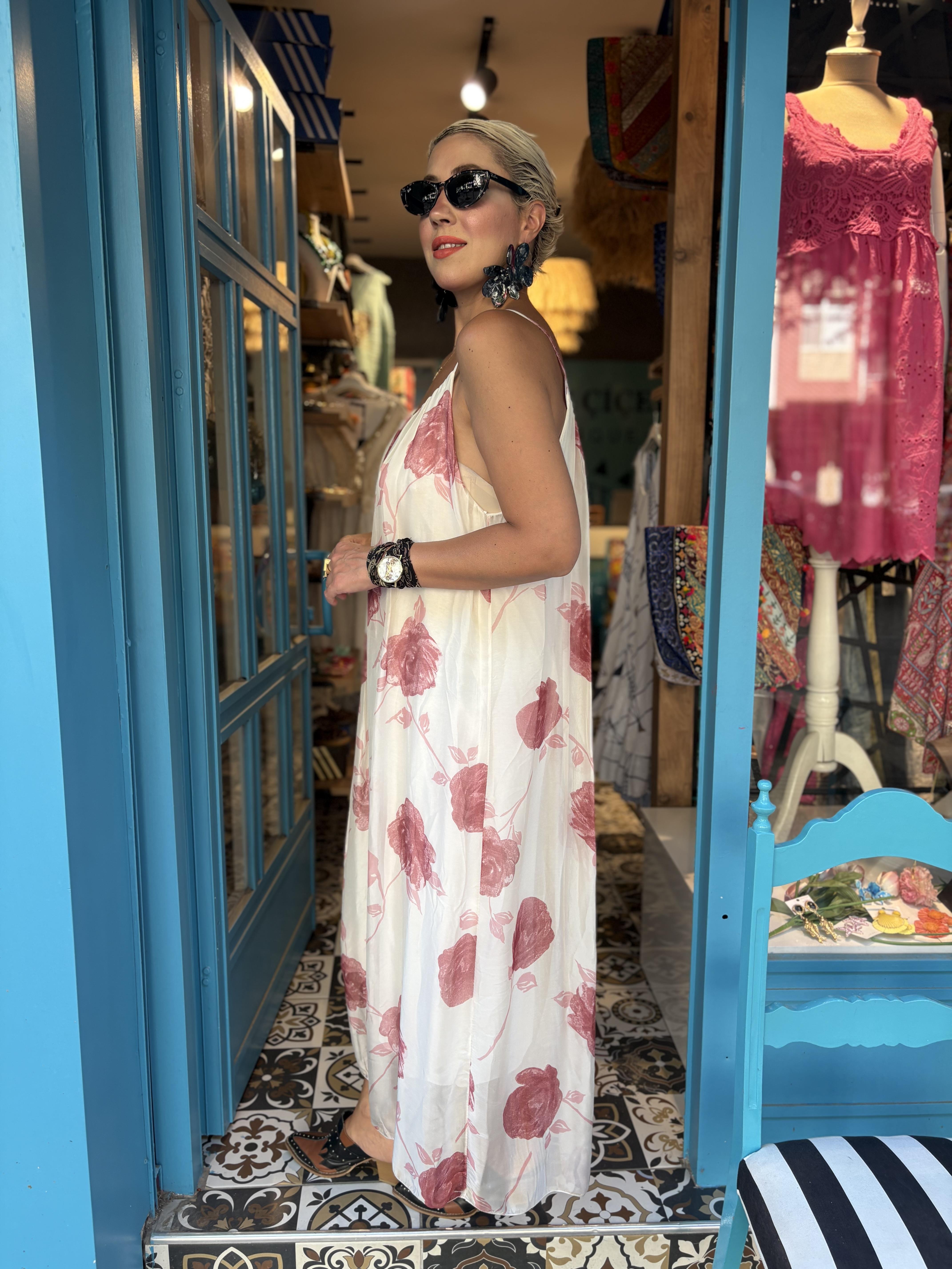 İtalyan Pembe Gül Desenli Askılı İpek Elbise