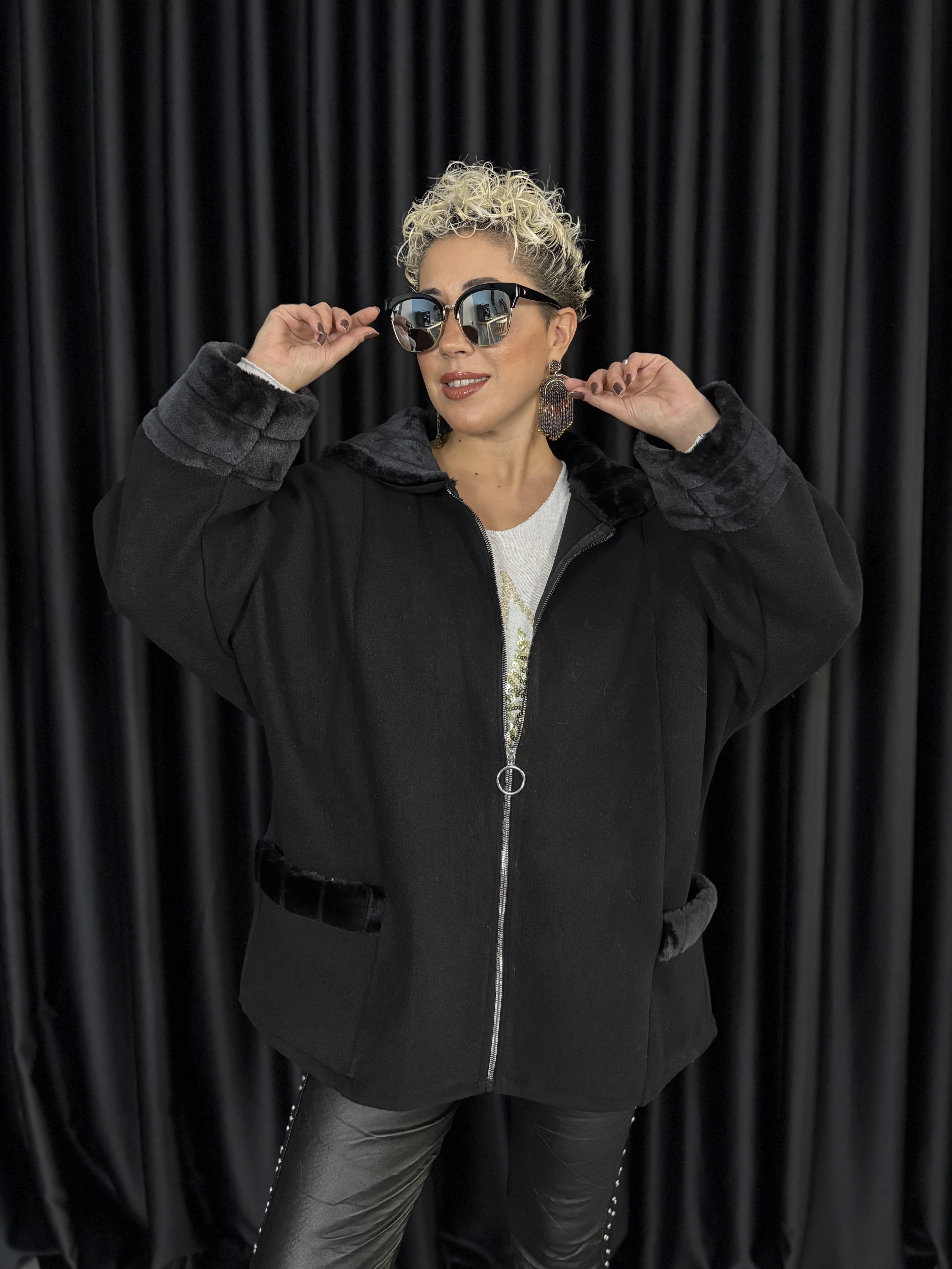 İtalyan Siyah Kürklü Kaşe Ceket