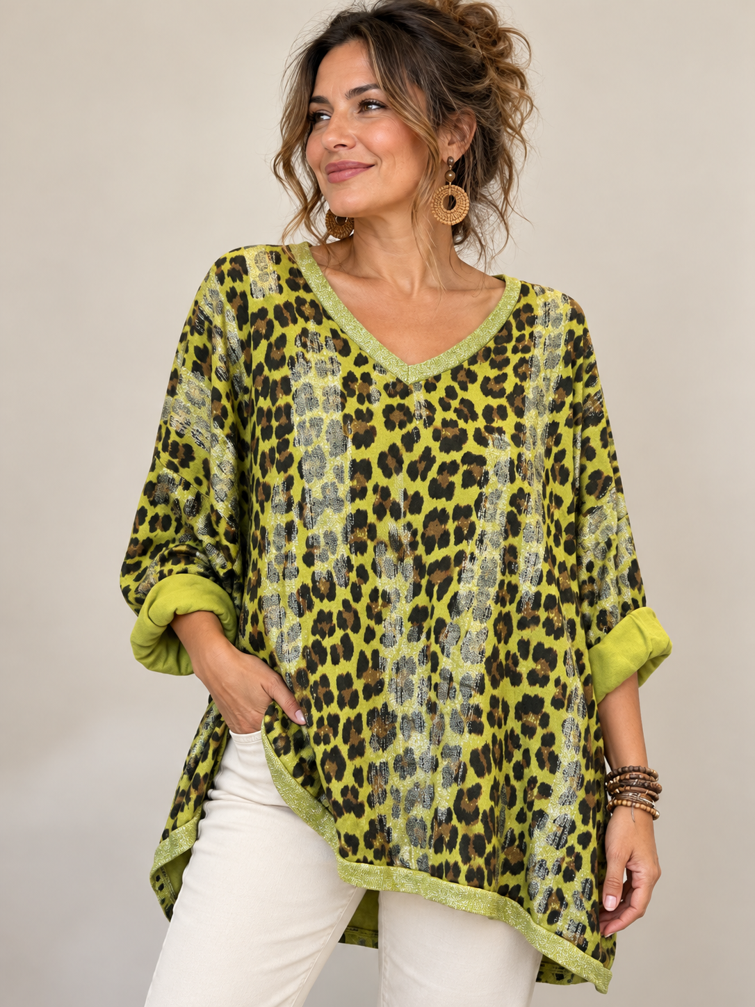 İtalyan Varak ve Leopar Detaylı Kolyeli Yeşil Bluz