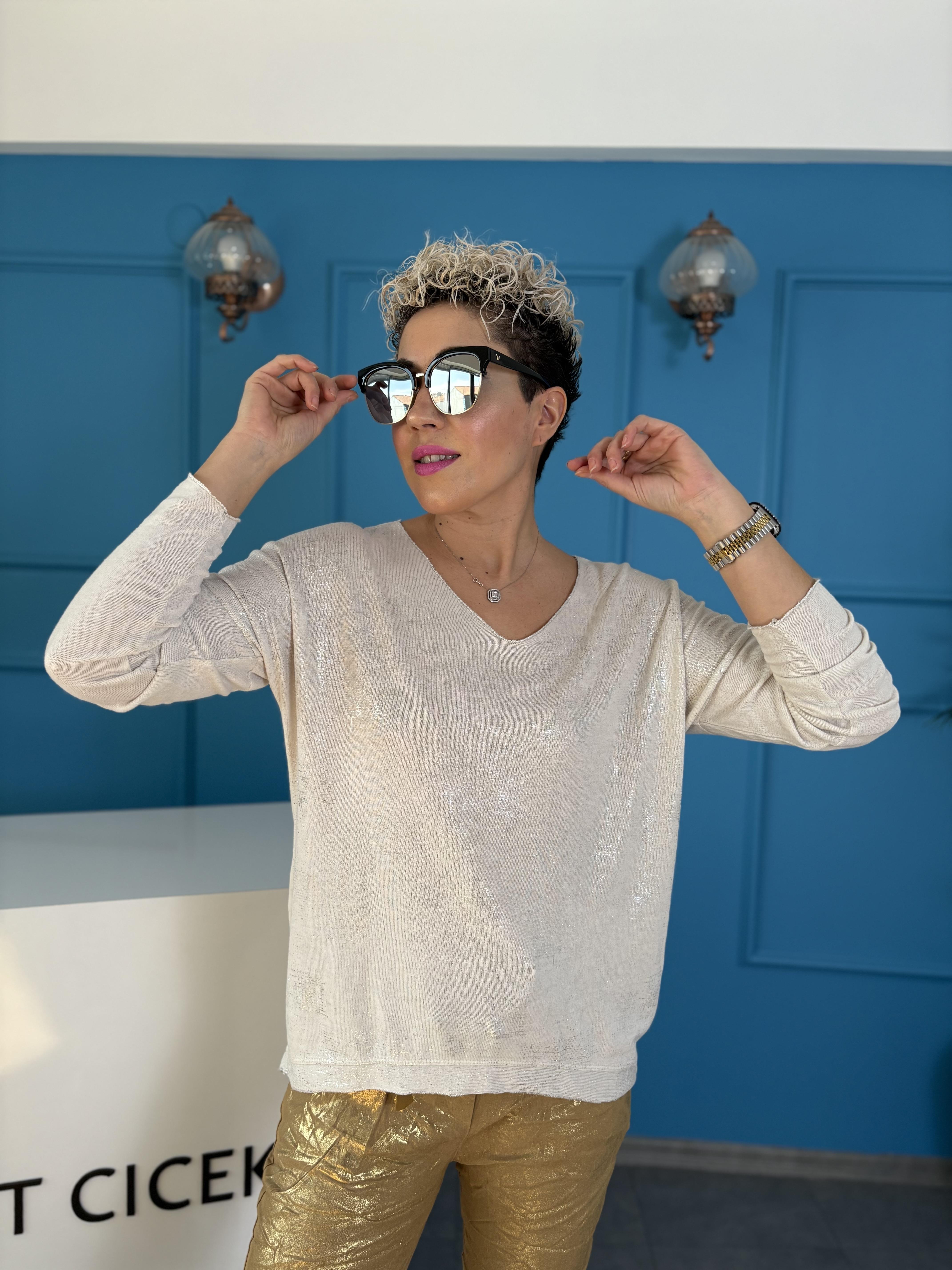 İtalyan Varaklı Krem Bluz