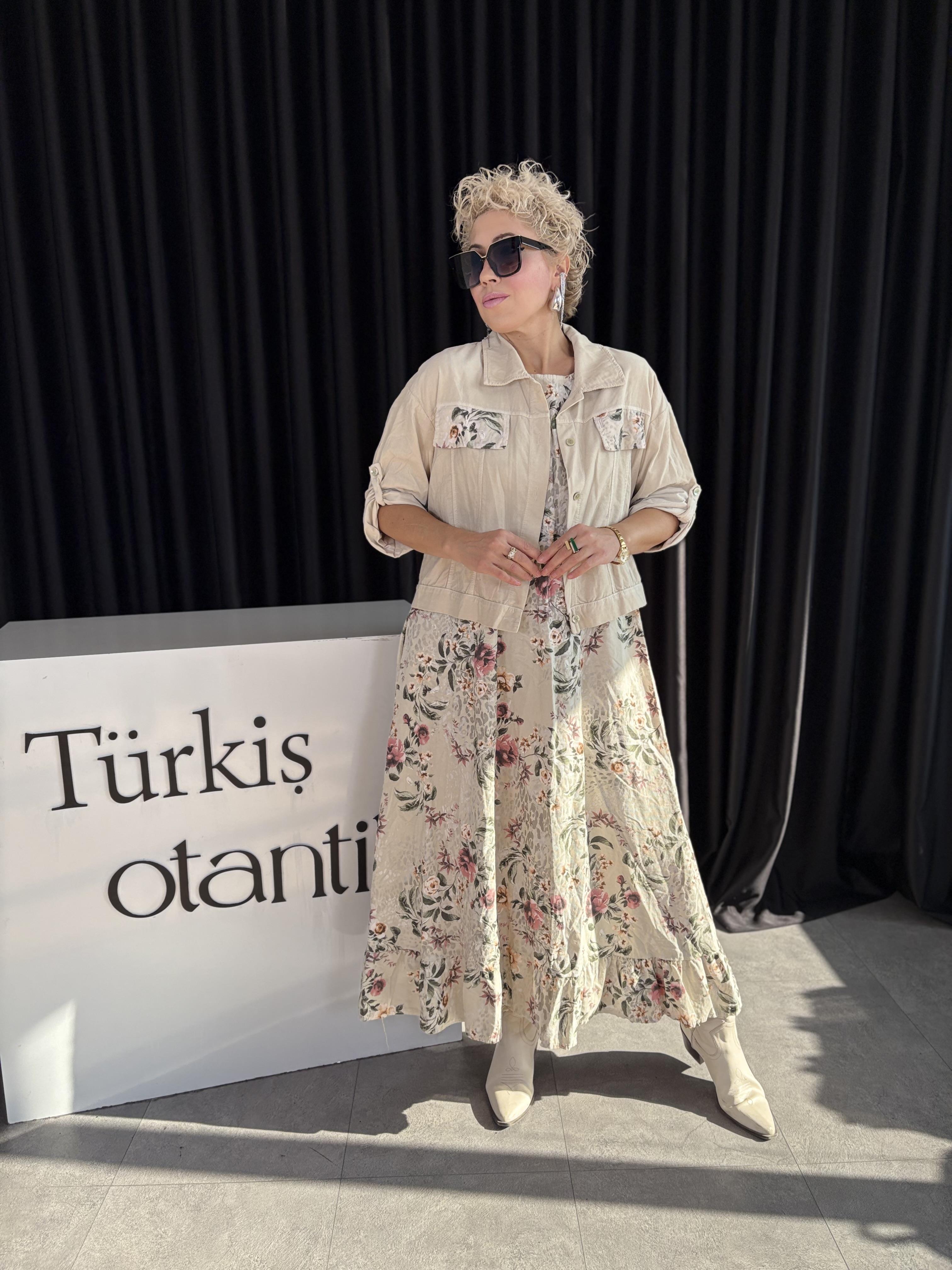 İthal Ceketli Krem Kadife Elbise