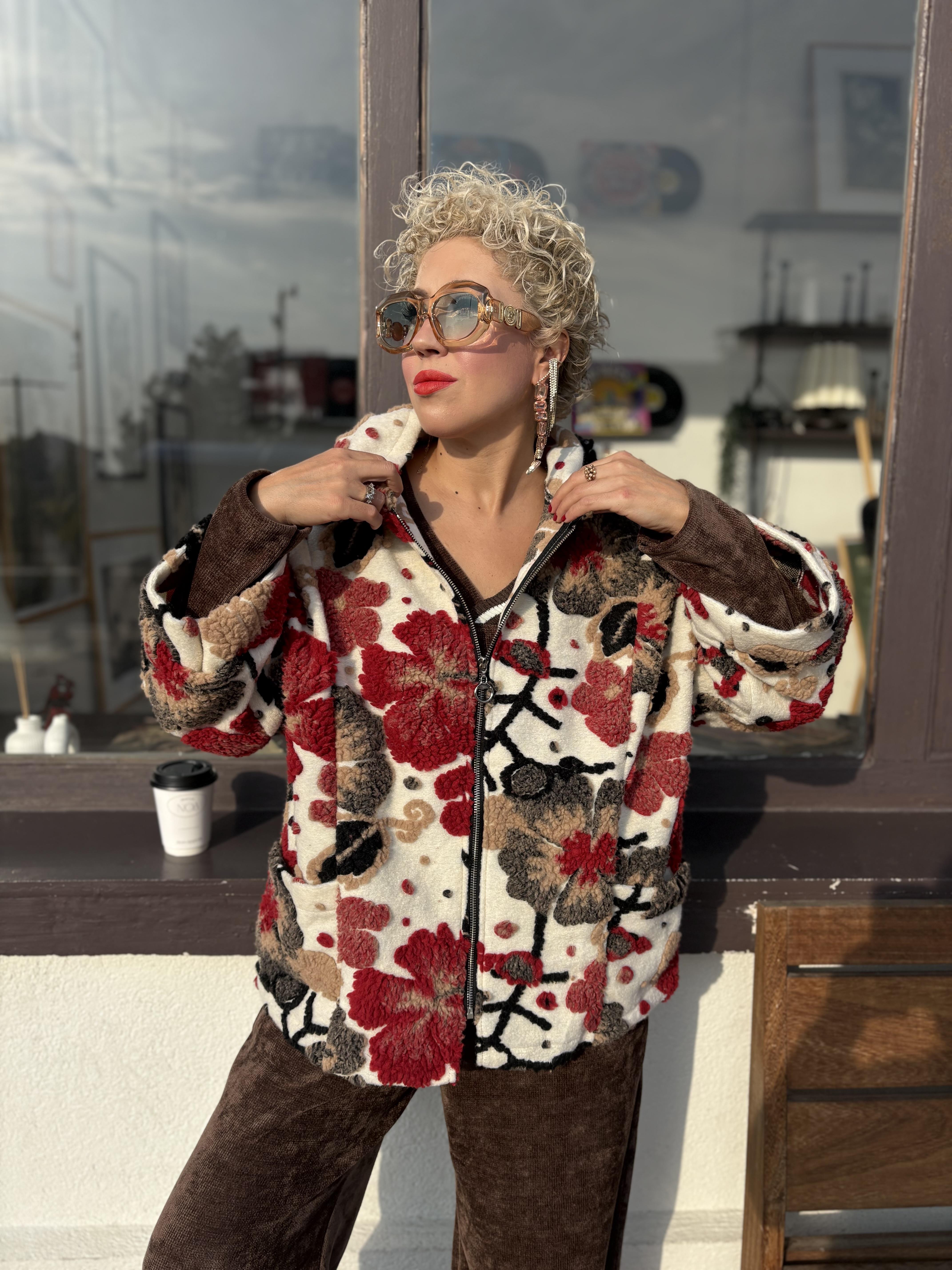 İthal Kapşonlu Kısa Keçe Ceket