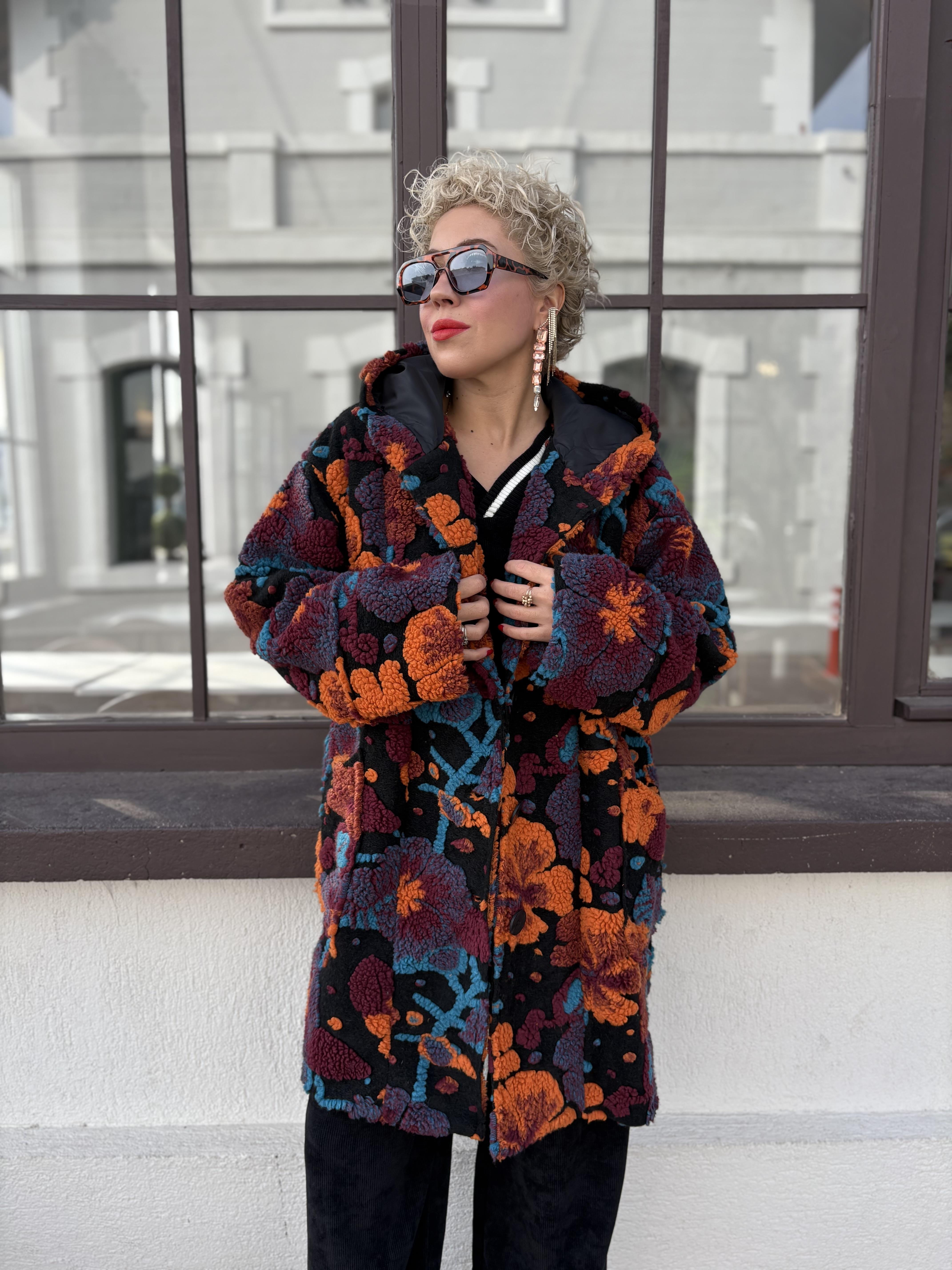 İthal Kapşonlu Uzun Keçe Kaban 5