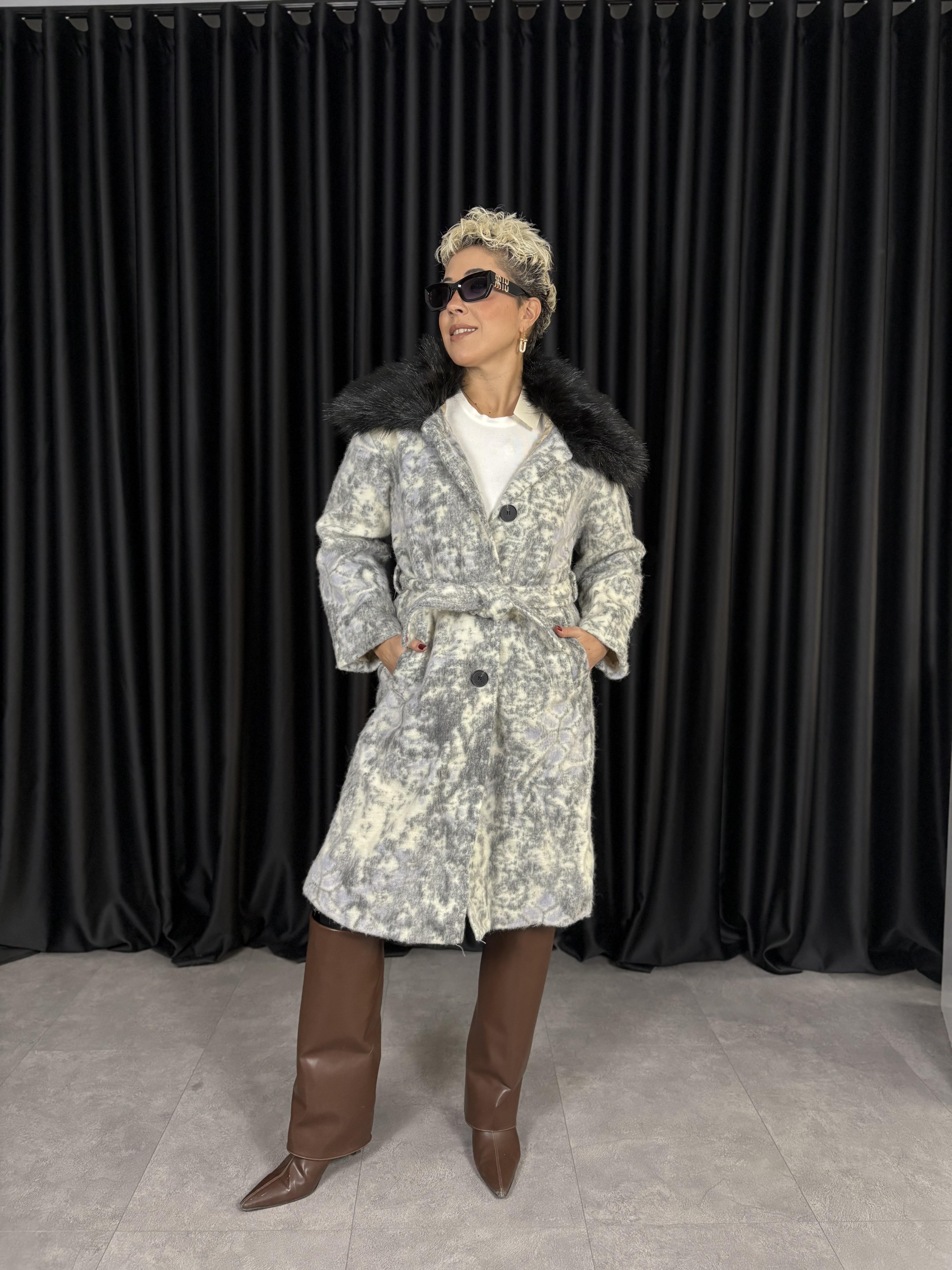 İthal Siyah Kürklü Gri Keçe Kaban