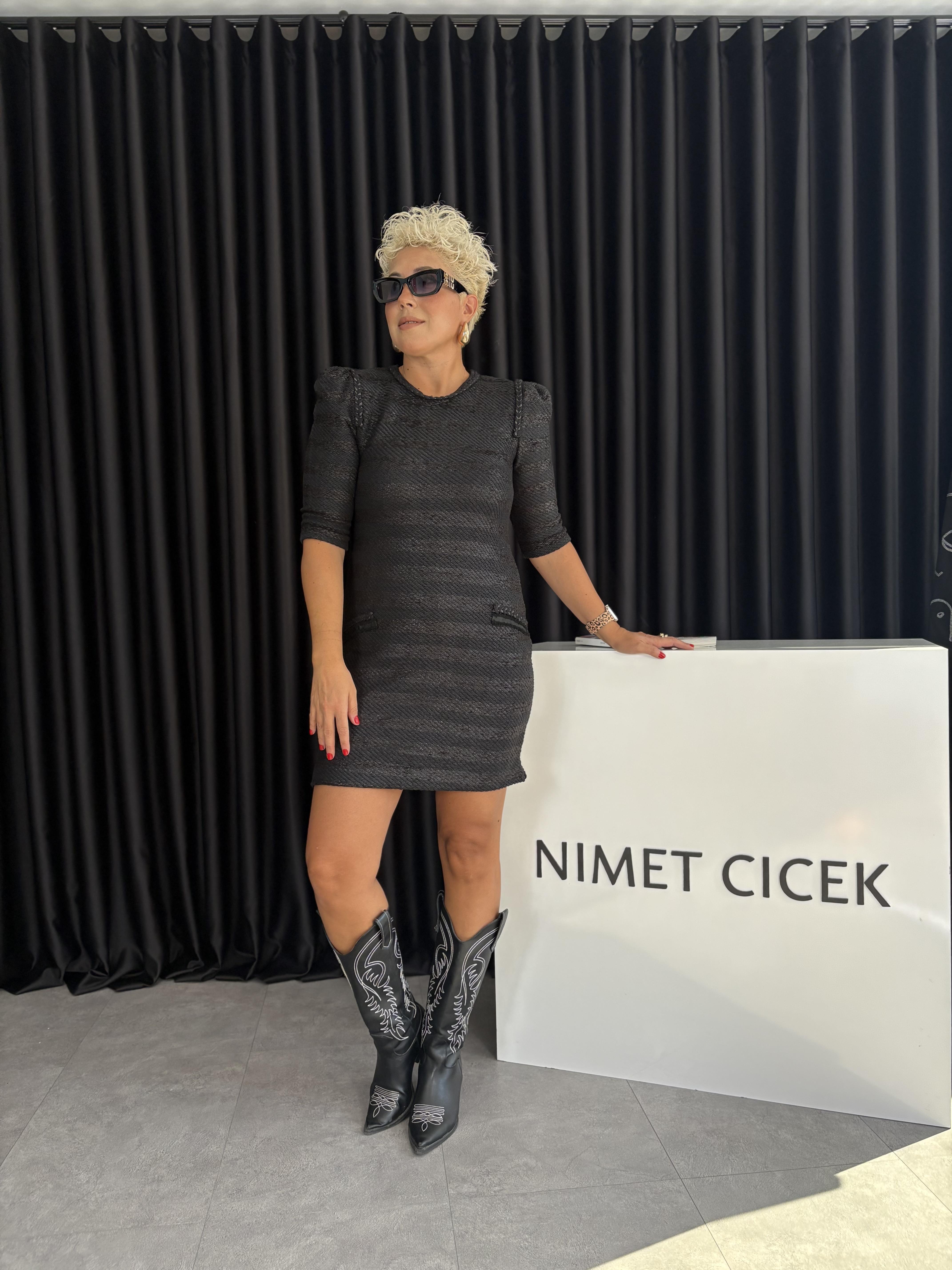 İthal Tüvid Siyah Kısa Elbise