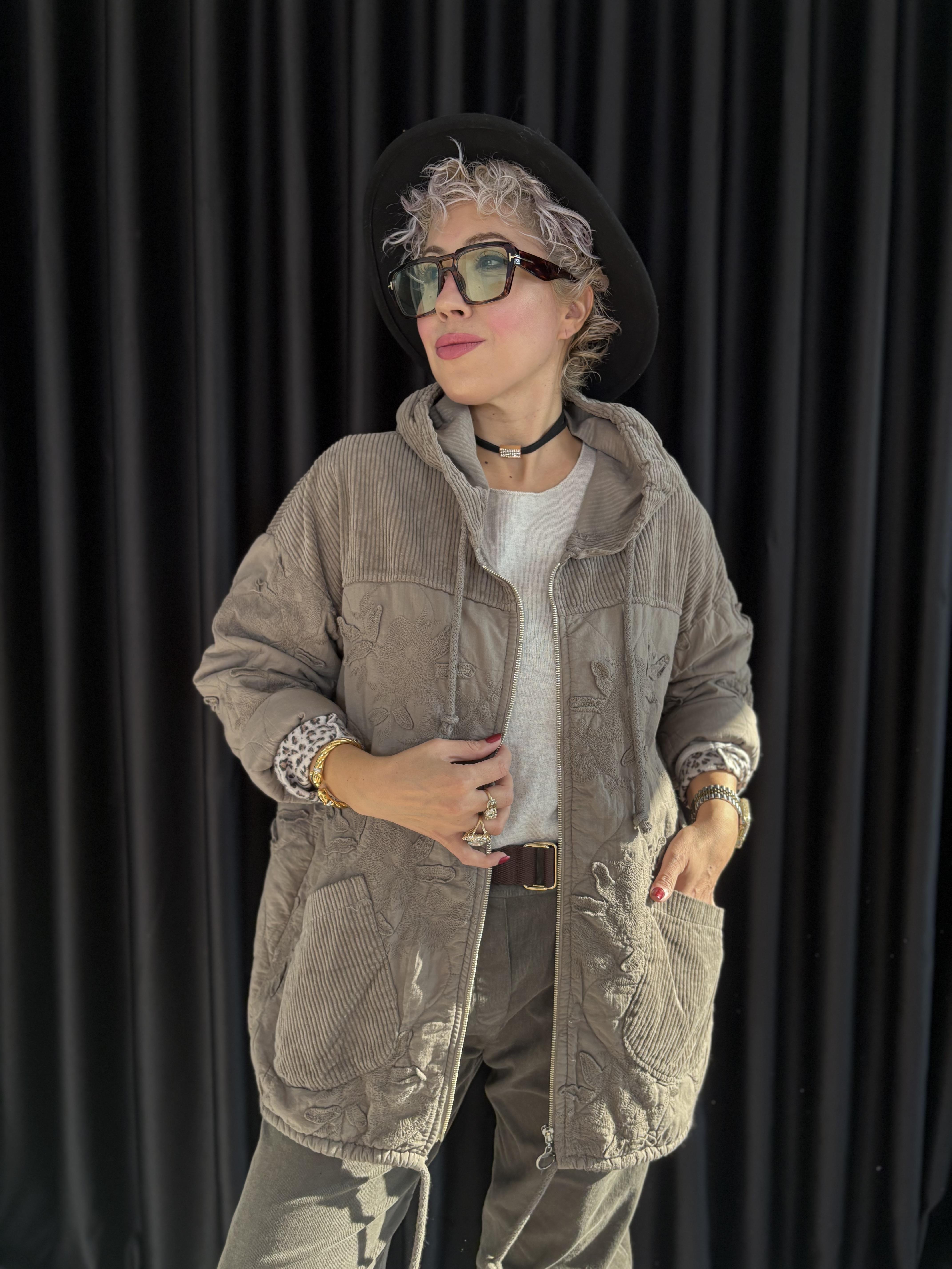 Kadife Detaylı İtalyan Vizon Kapitone Ceket