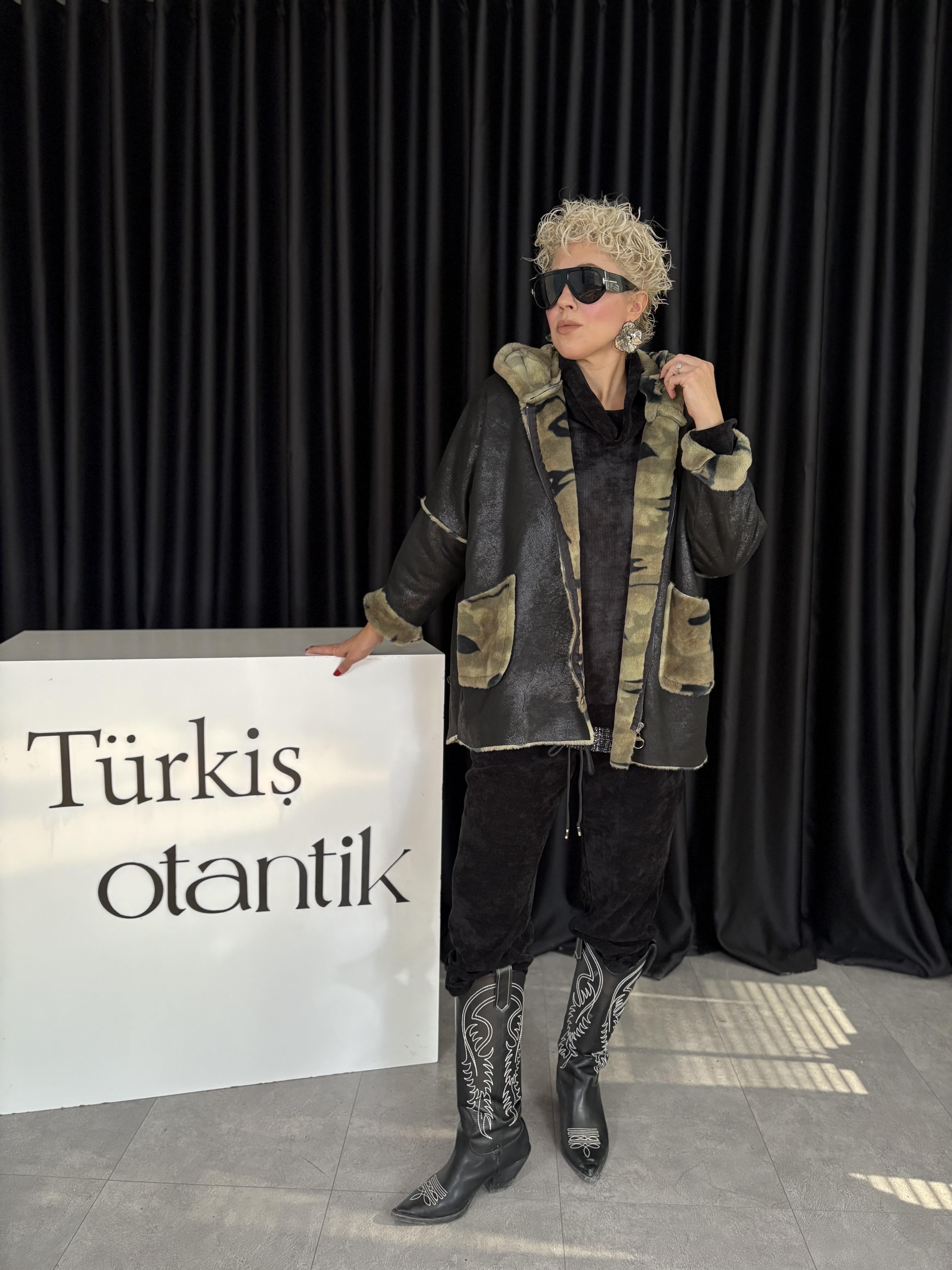 Kamuflaj Detaylı Siyah Nubuk İtalyan Kısa Kaban