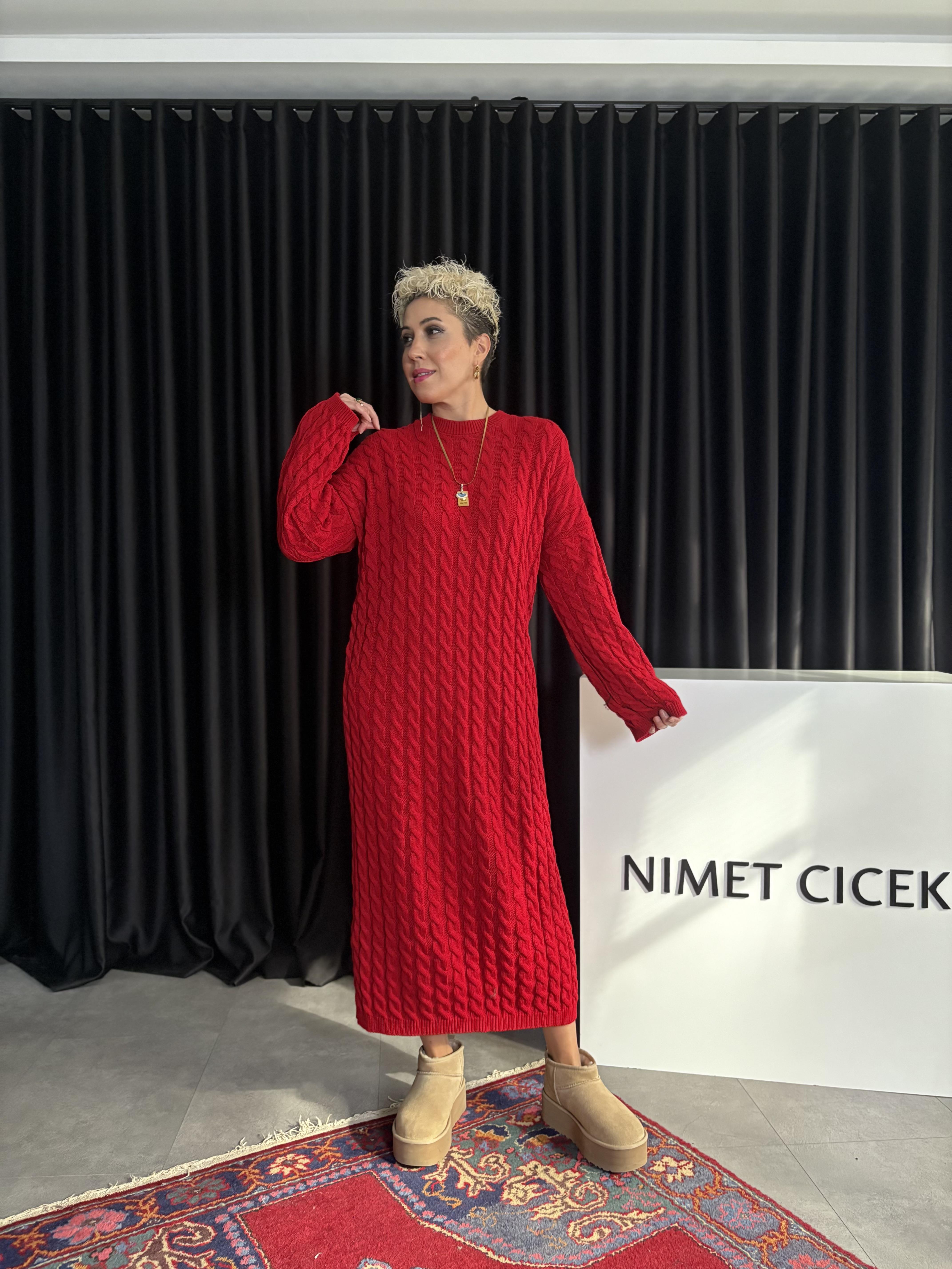 Kırmızı Uzun Triko Elbise