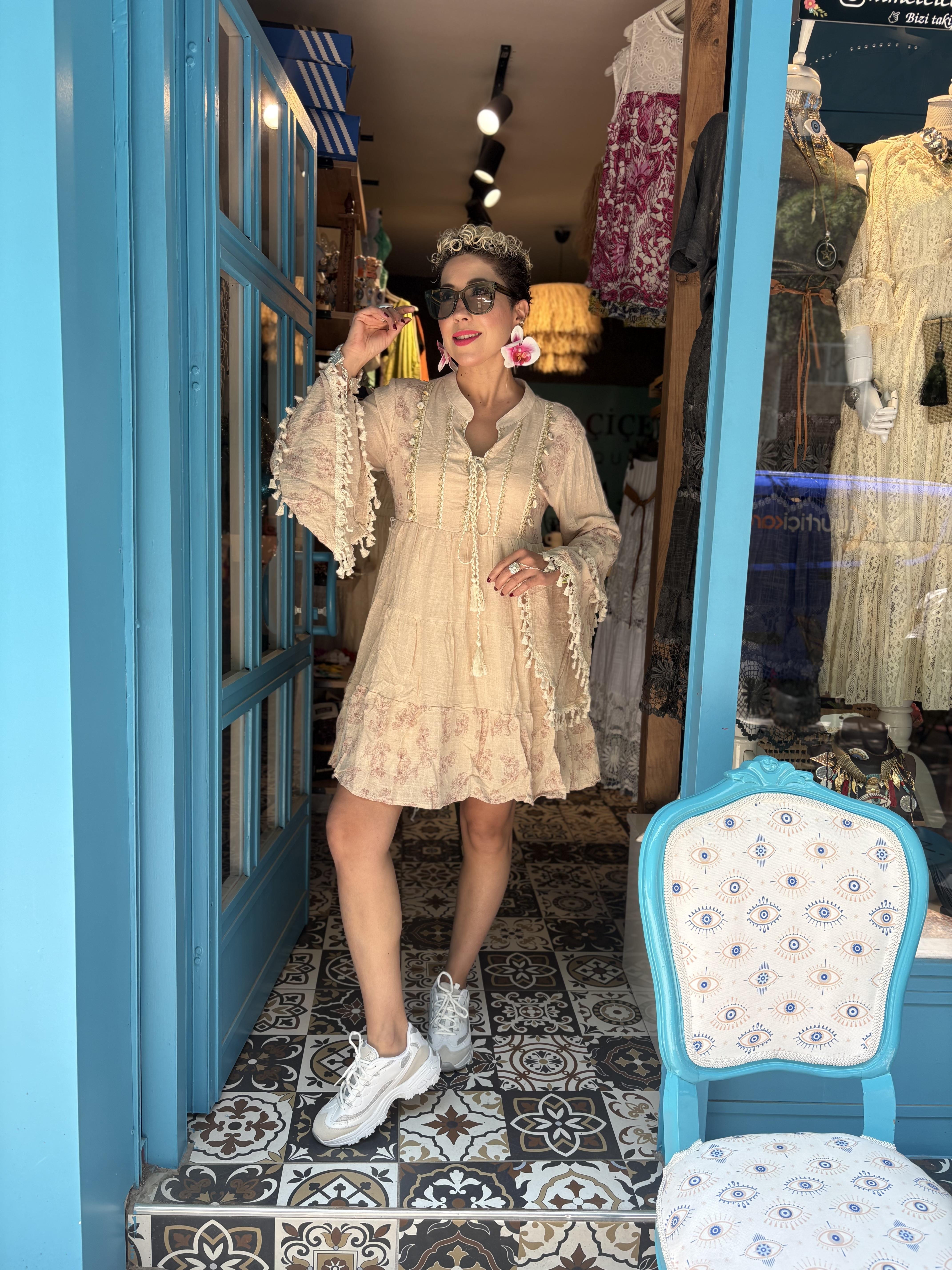 Kolları Volanlı İtalyan Pamuklu Krem Elbise