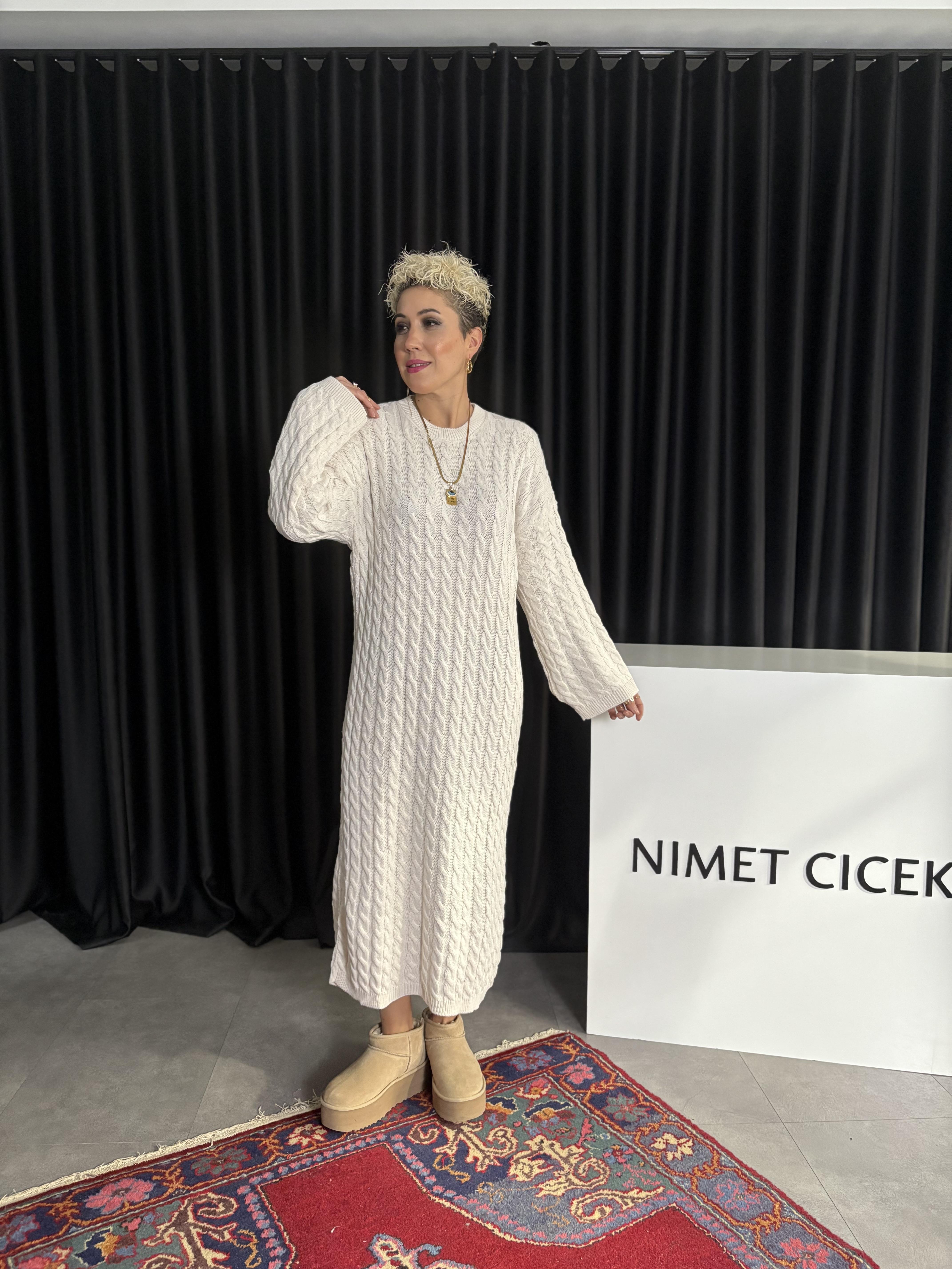 Krem Uzun Triko Elbise