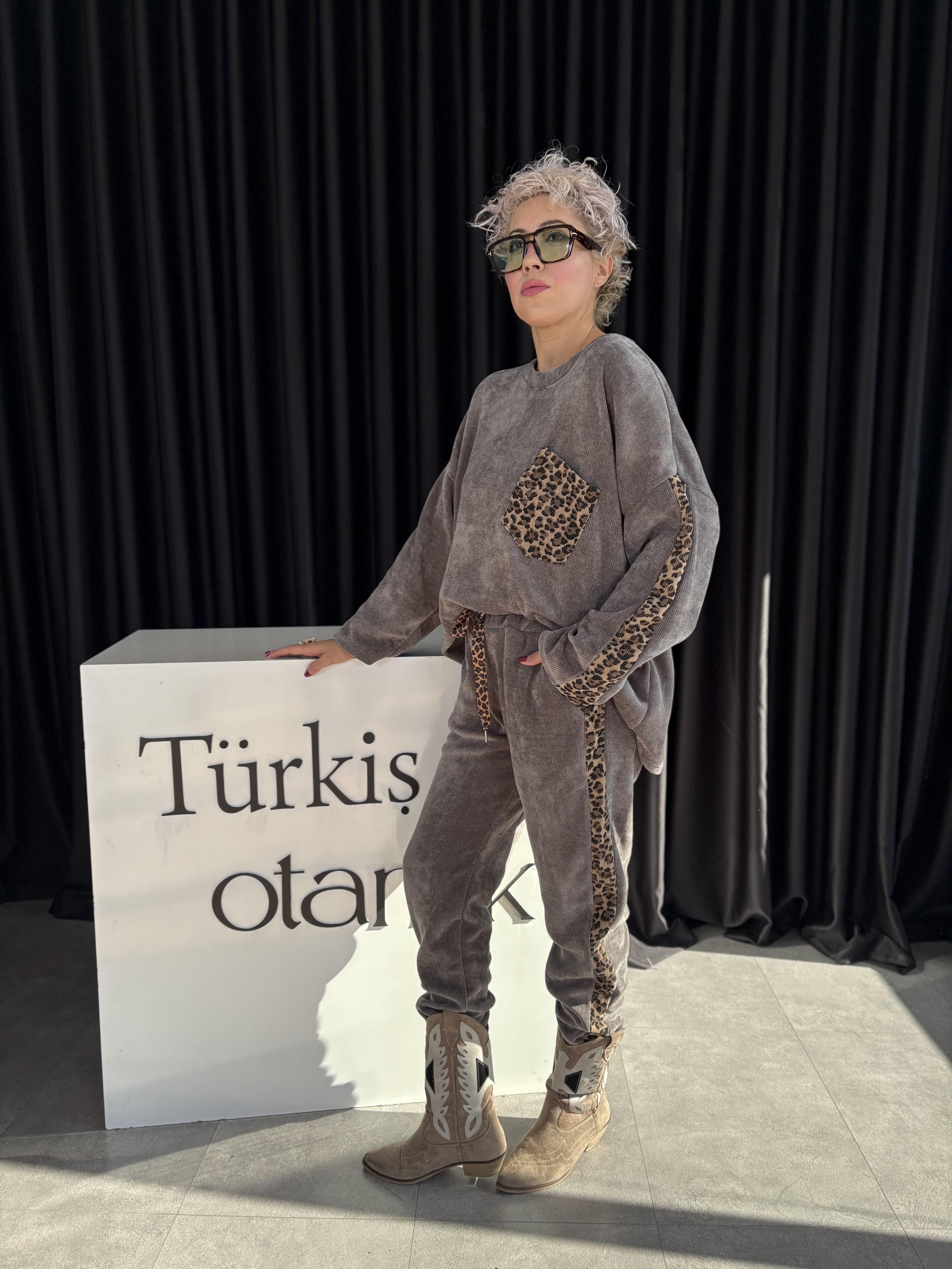 Leopar Cep Detaylı İtalyan Gri Kadife Takım