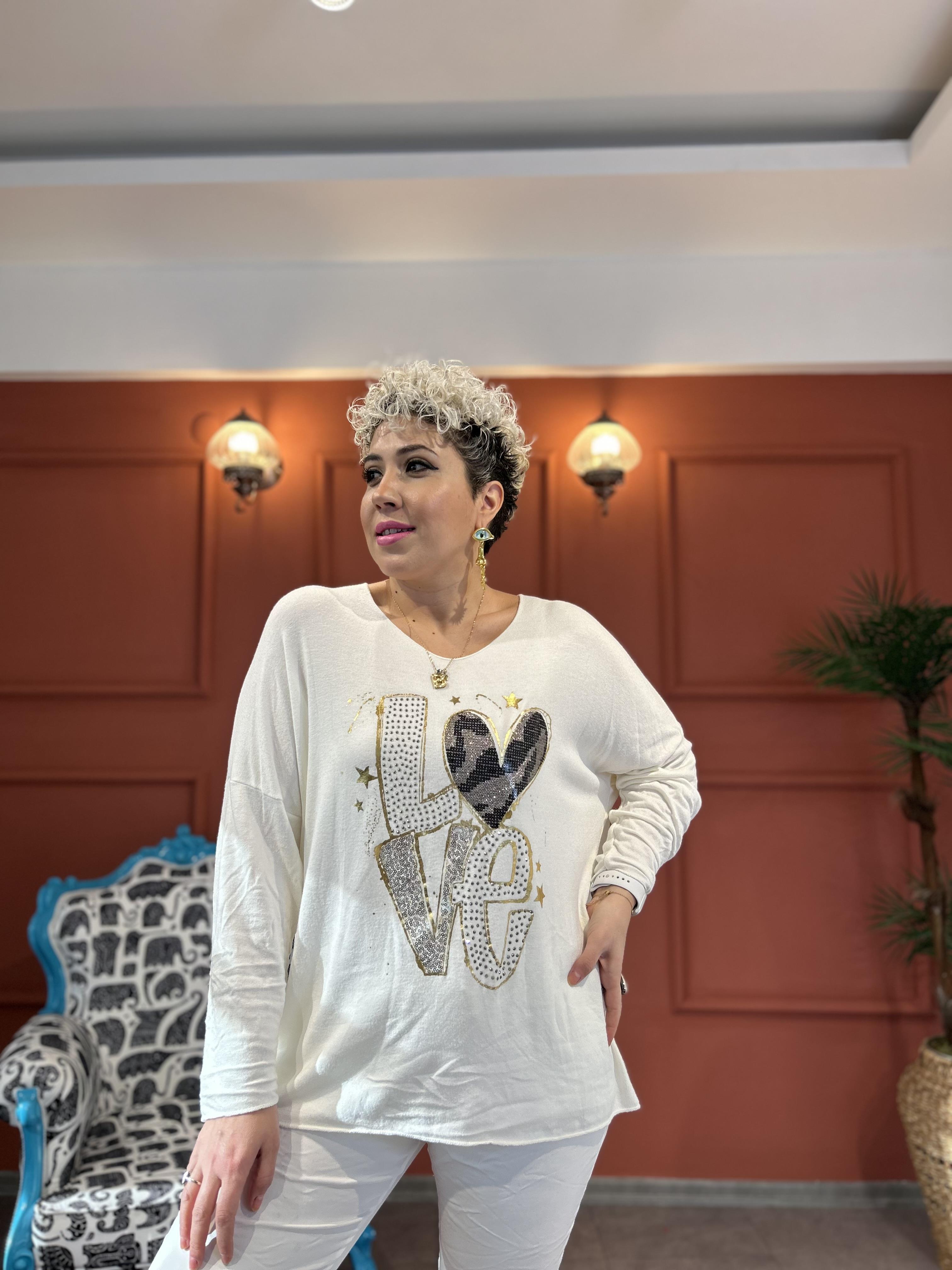 Love İşleme Detaylı İtalyan Beyaz Bluz