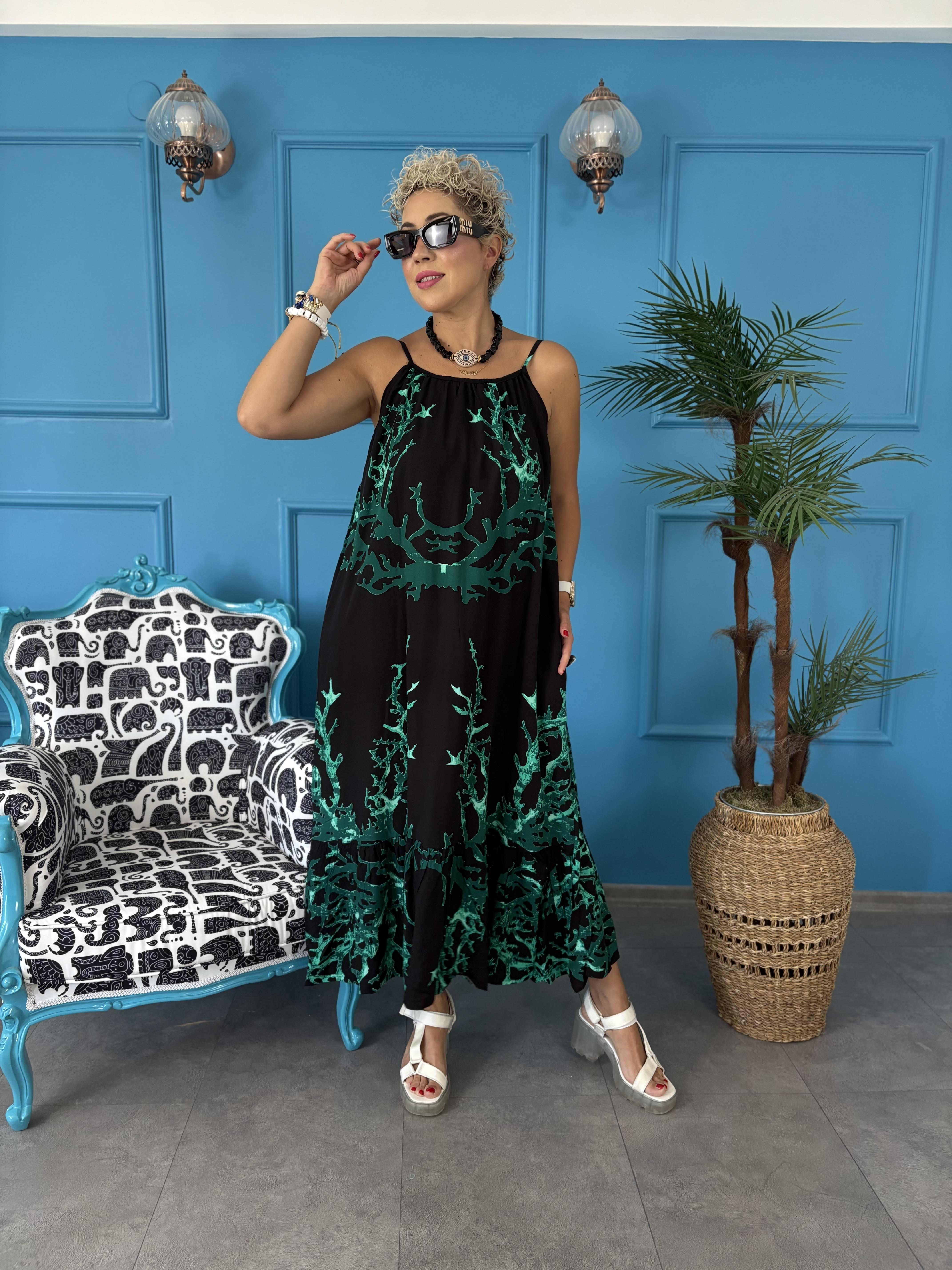 Mercan Desen Uzun Askılı Siyah Elbise