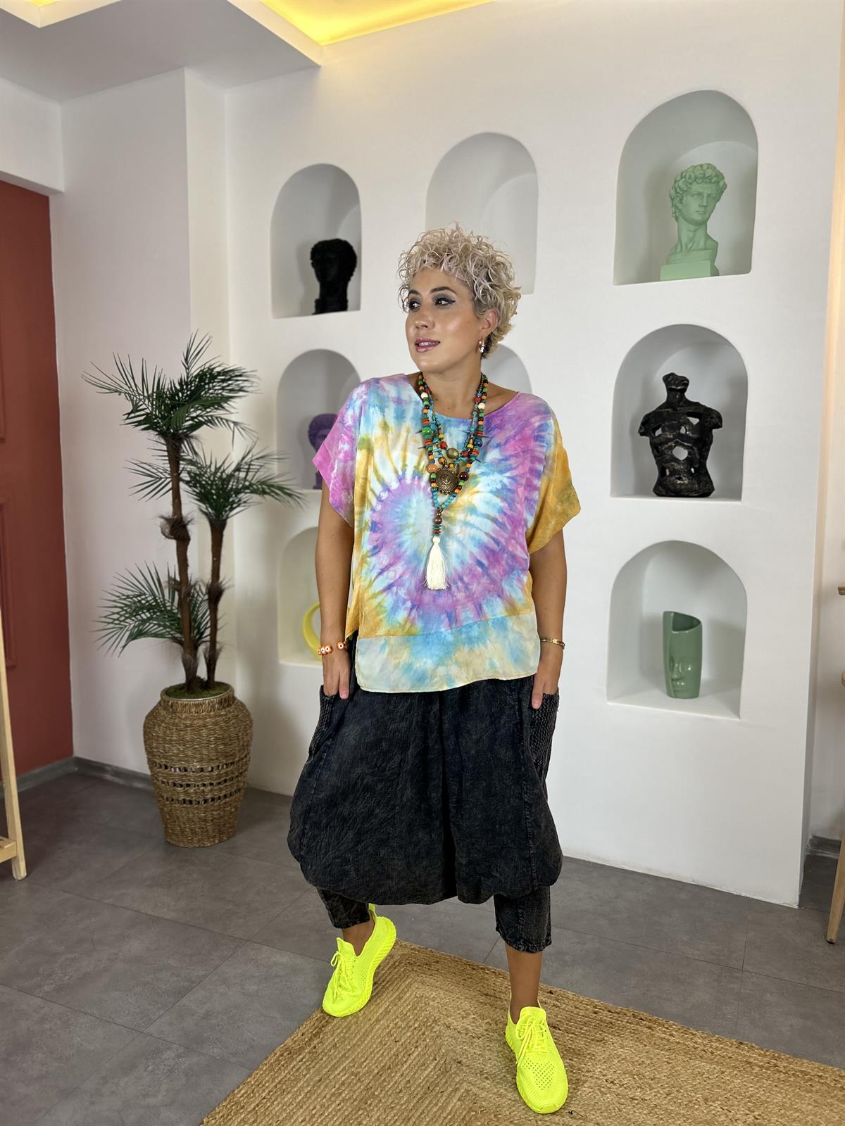 Ön Saten Arka Pamuk Viskon Batik Bluz 1