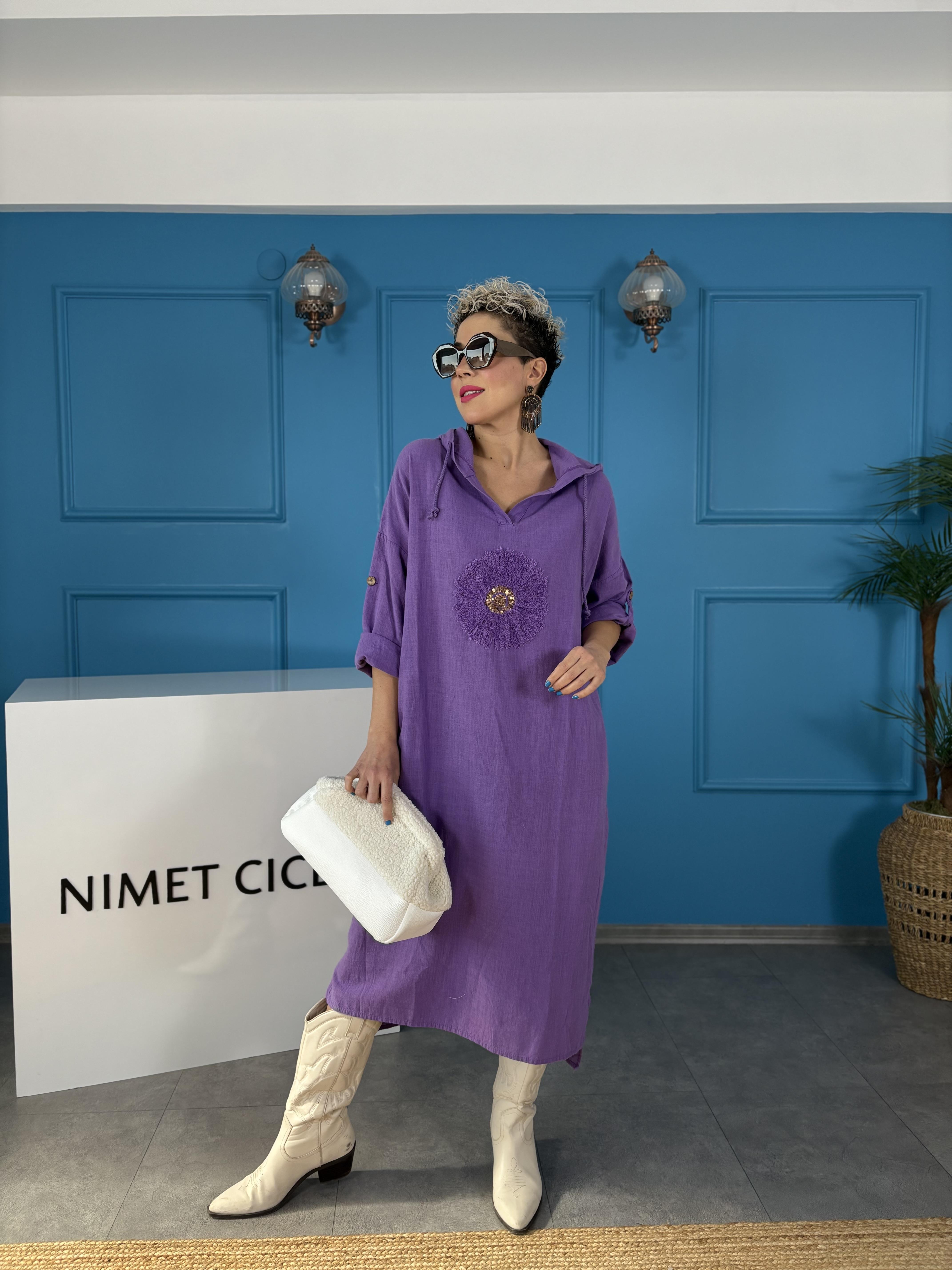 Payet Çiçek Desenli Kapşonlu Mor Elbise