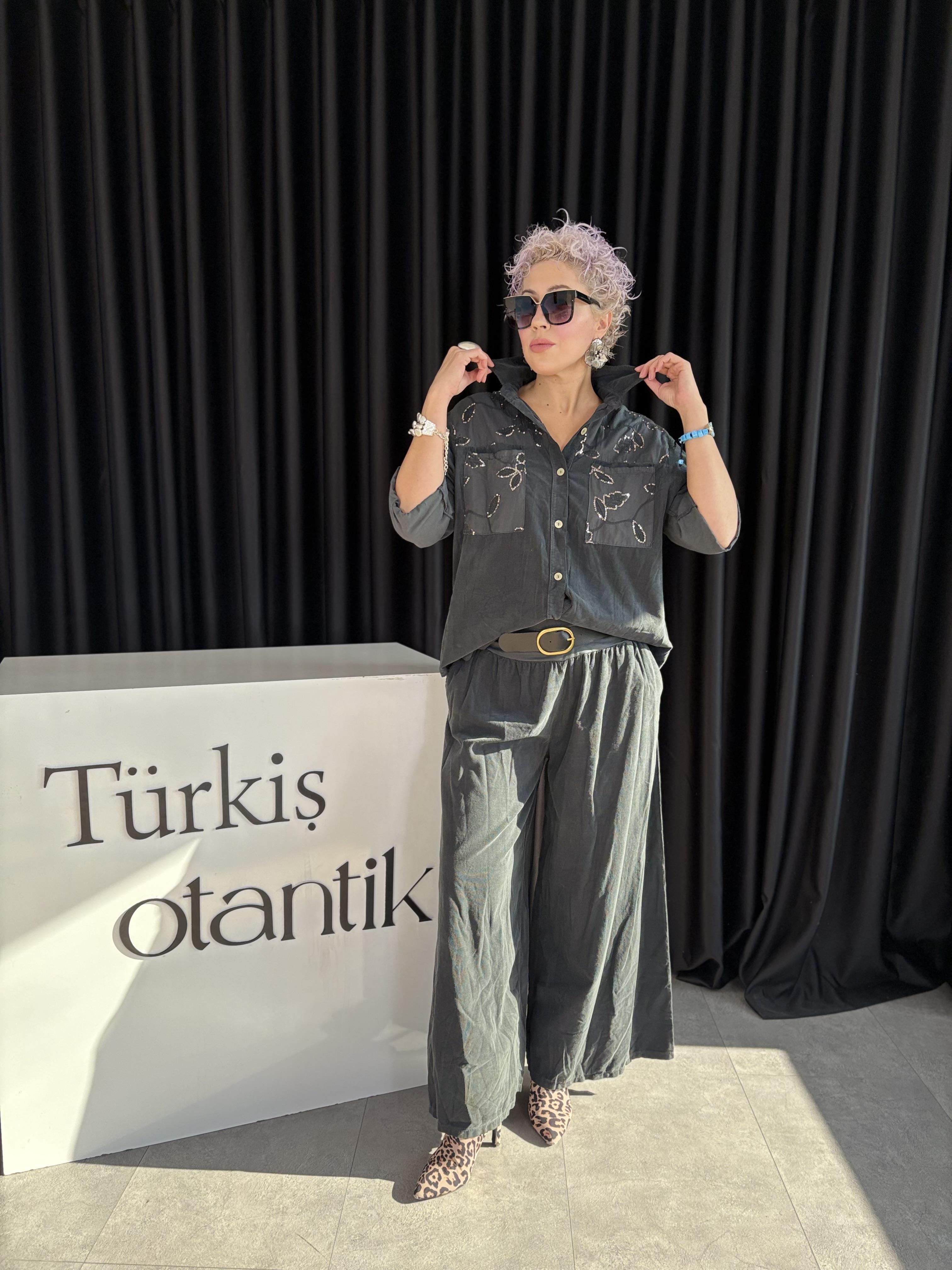 Payet İşlemeli İthal Antrasit Kadife Takım