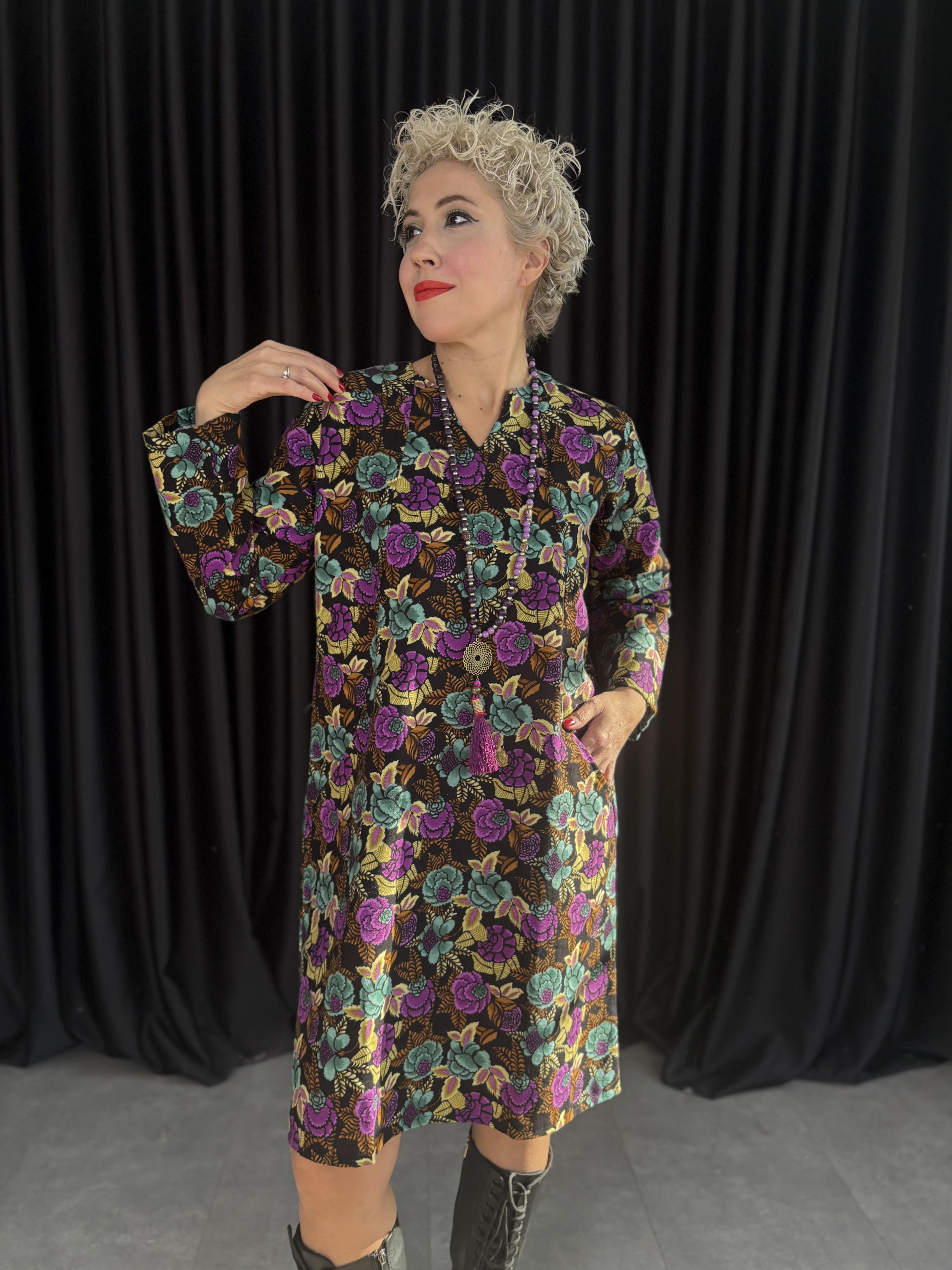 Pembe Çiçek Desenli Pazen Elbise