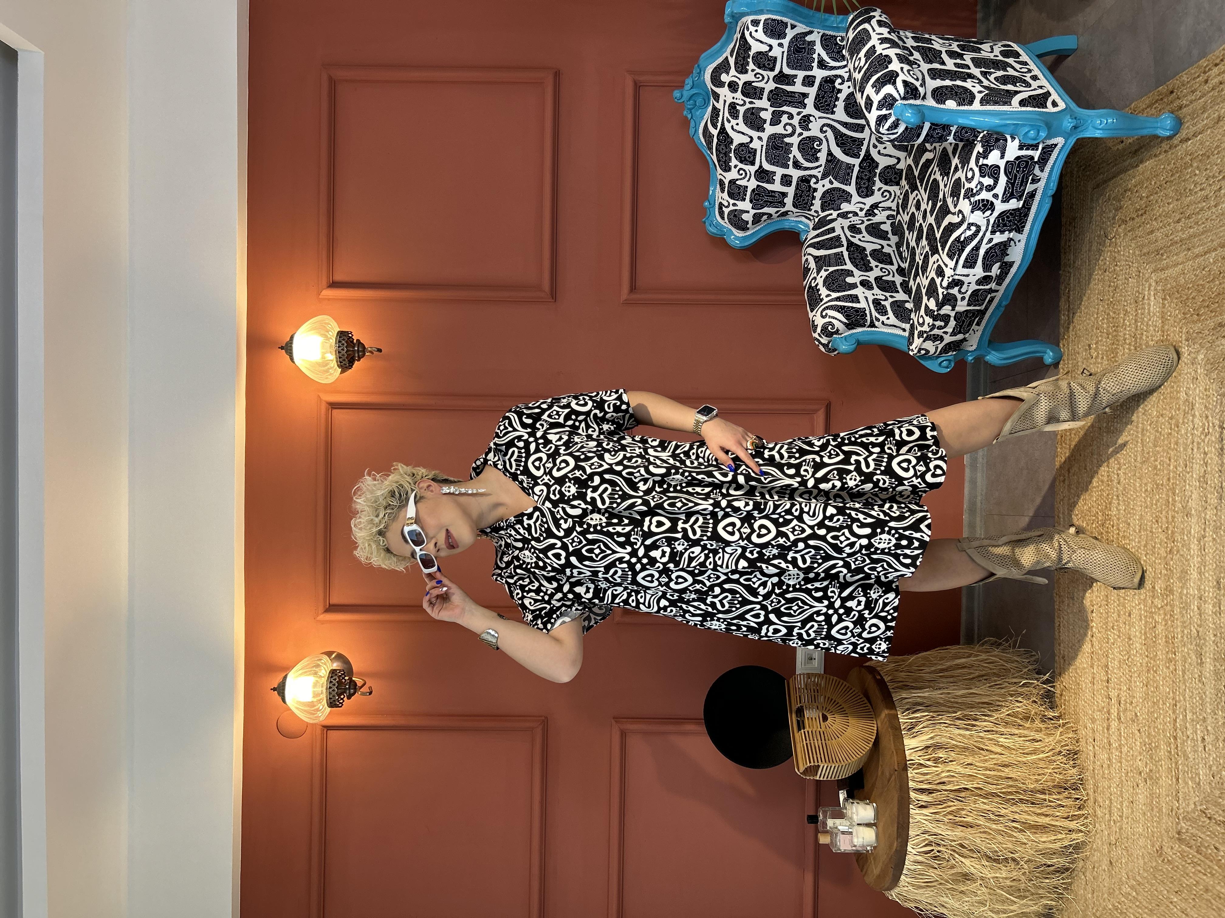 Salaş Desenli Siyah Elbise