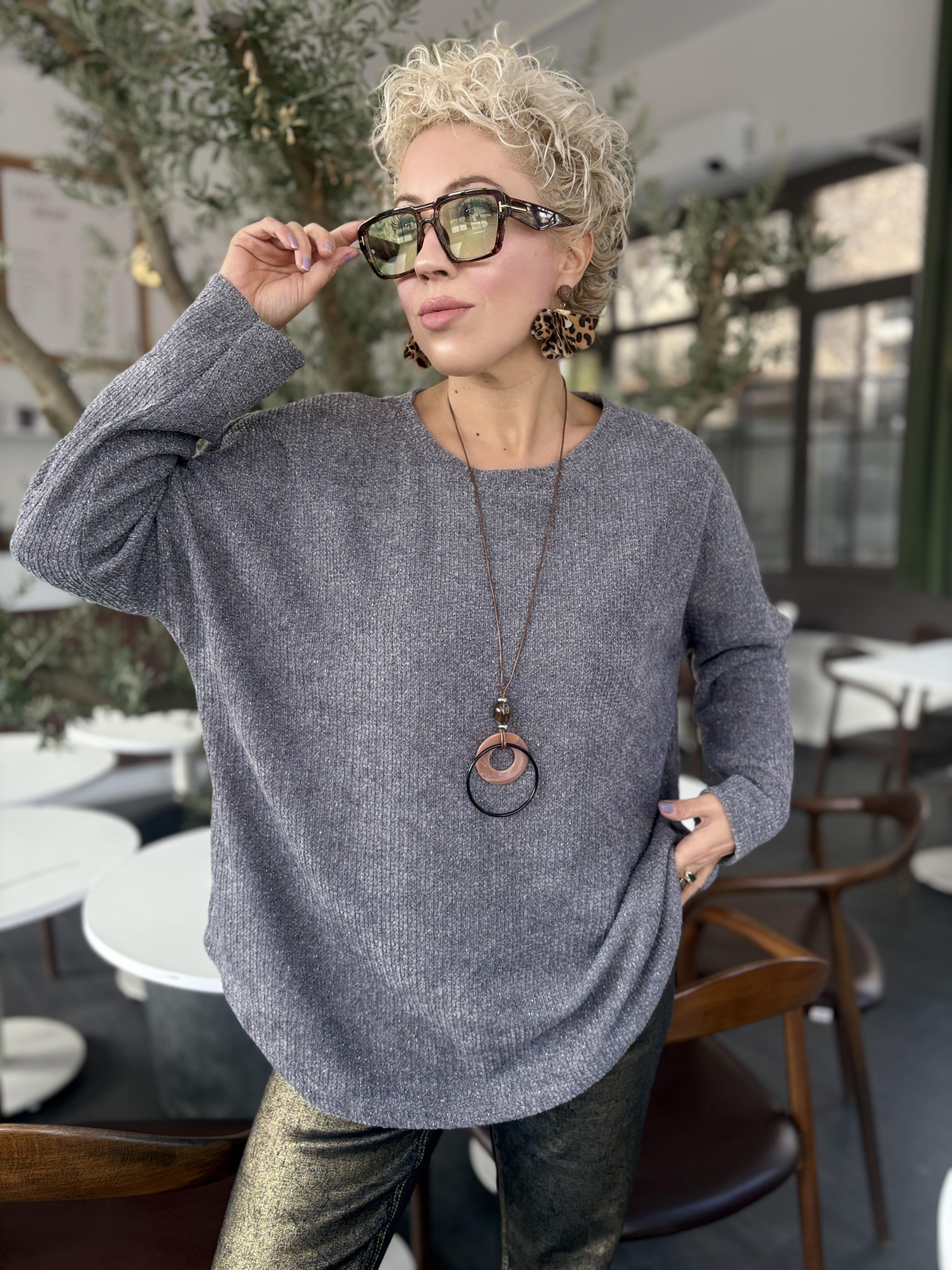 Sim ve Kolye Detaylı İtalyan Gri Kadife Takım